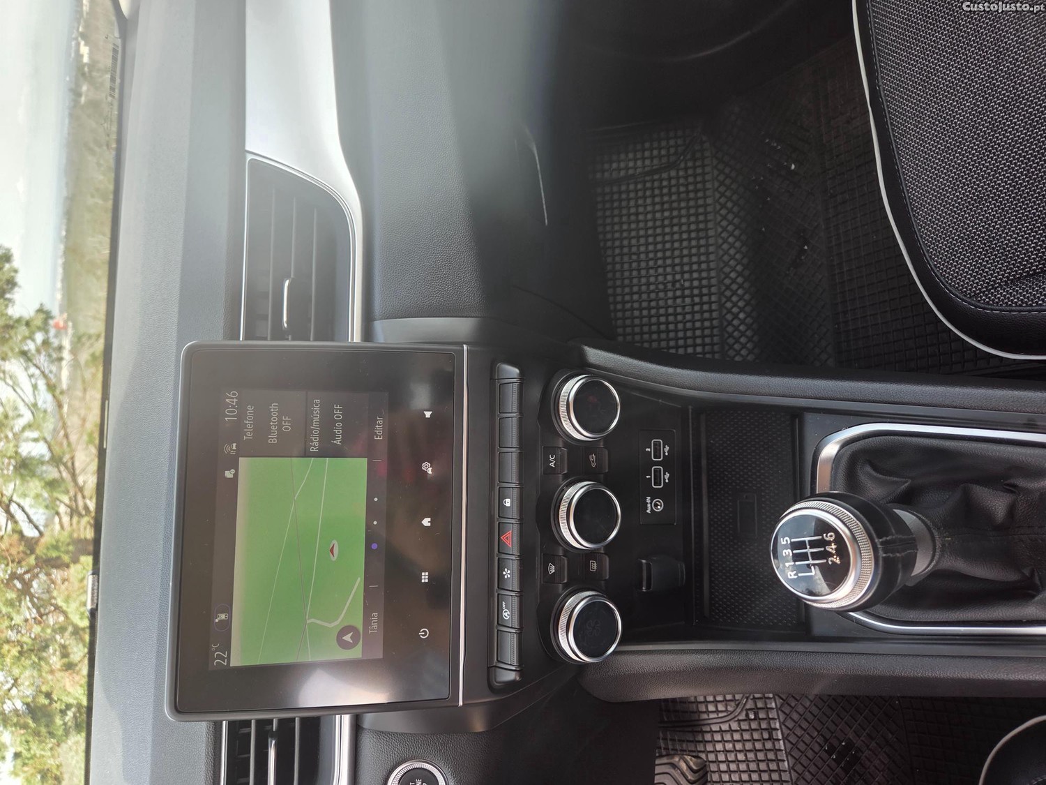 Renault Captur Techno 1.0 Tce — fotografia 4