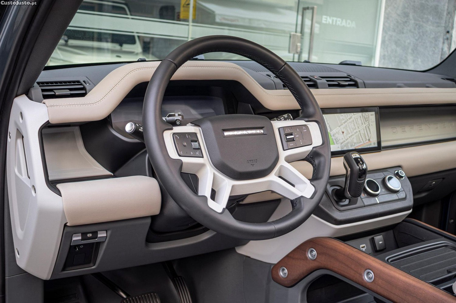 Land Rover Defender 3.0 I6 90 AWD SE — fotografia 22