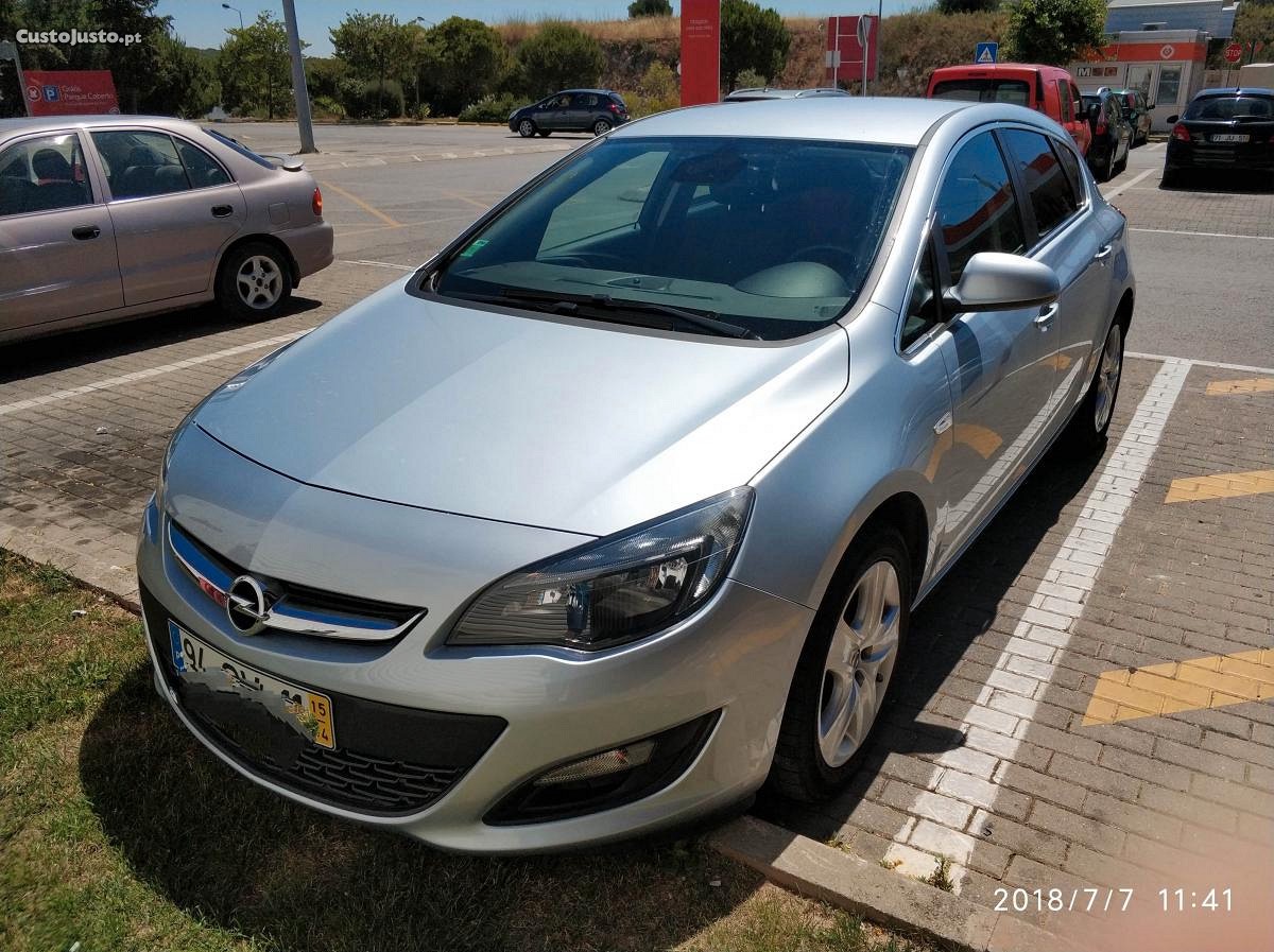 Opel Astra 1.6 CDTi Cosmo S/S — fotografia 4
