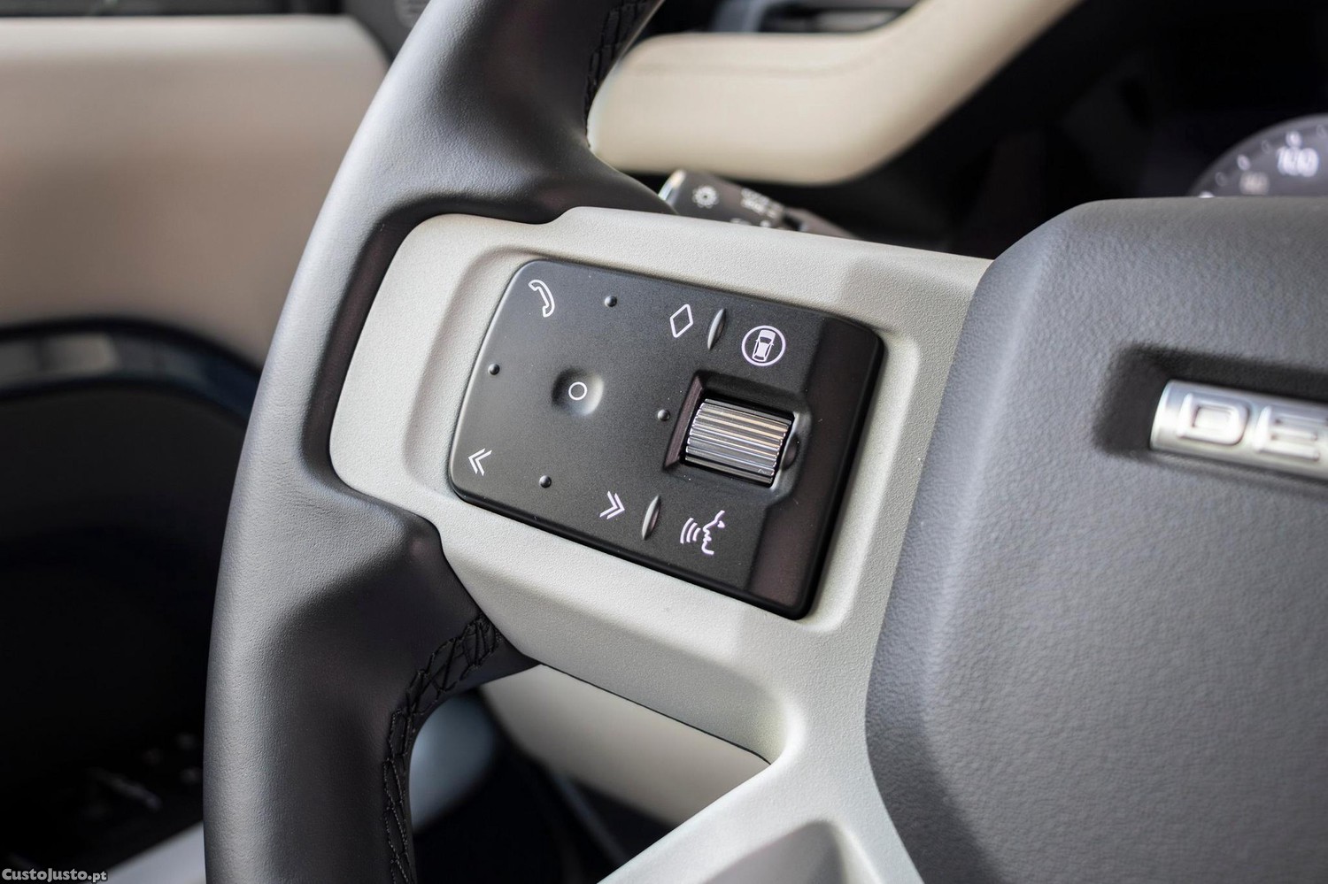 Land Rover Defender 3.0 I6 90 AWD SE — fotografia 16