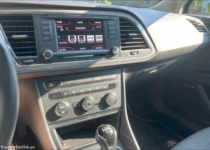 SEAT Leon 2.0 TDI FR 5F — fotografia 2