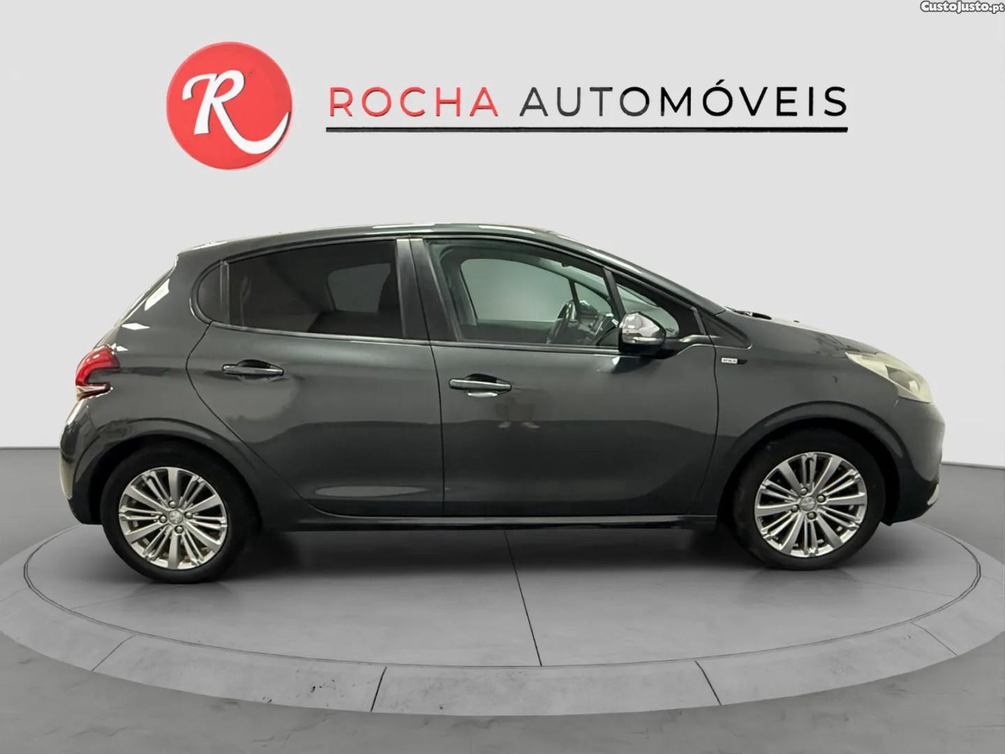 Peugeot 208 1.2 VTi Active — fotografia 3