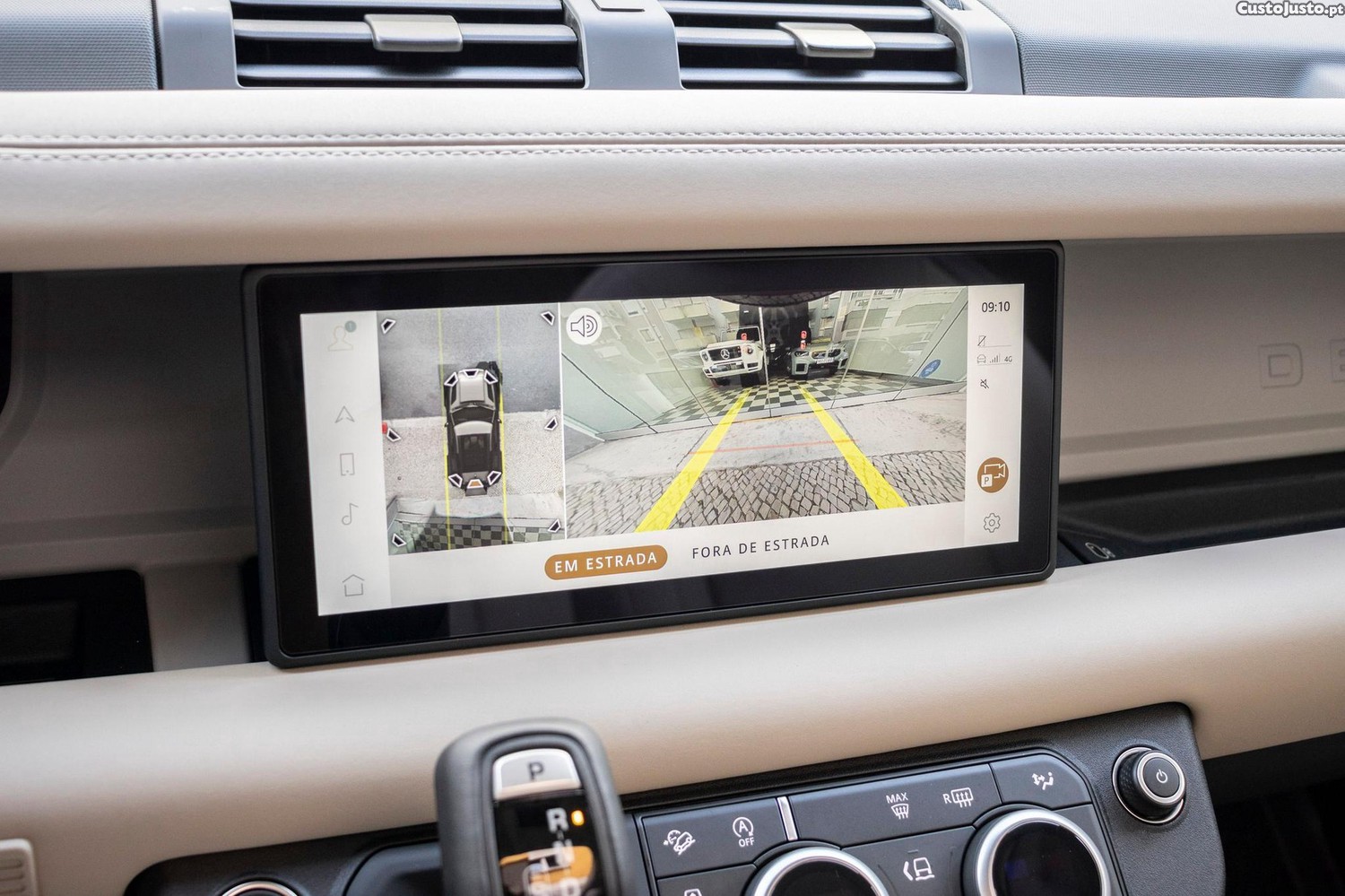 Land Rover Defender 3.0 I6 90 AWD SE — fotografia 3