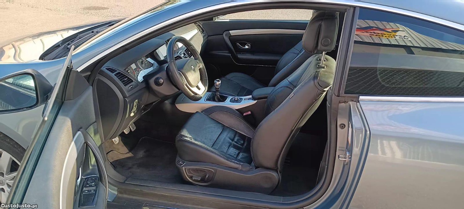 Renault Laguna COUPE 20. dCI 178 CV GT — fotografia 9
