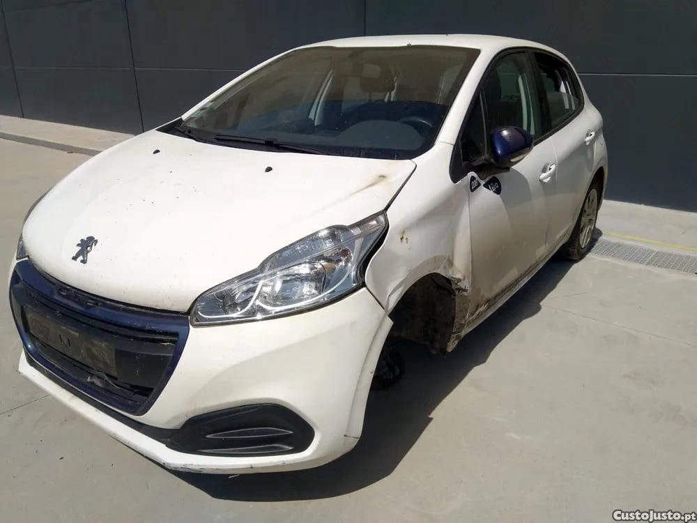 Peugeot 208 1.6 BlueHDi 100 (73 kW / 100 cv) [01.2015 - 12.2019] - 16 — photo 2