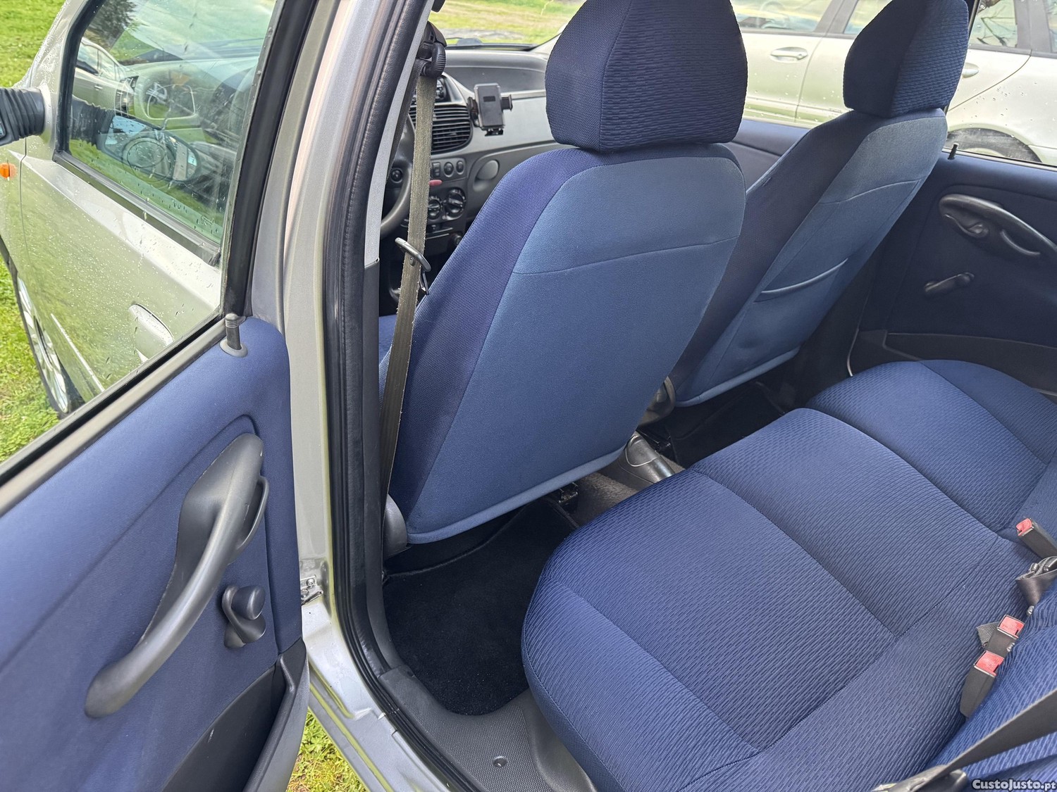 Fiat Punto 1.9 JTD — fotografia 2