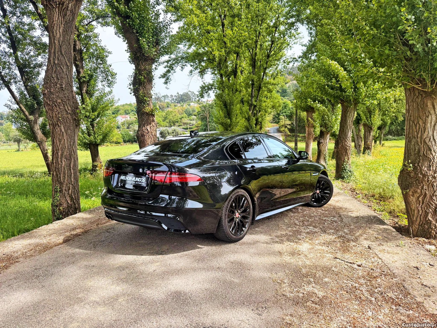 Jaguar XE 2.0 D R-Dynamic S - 19 foto 5
