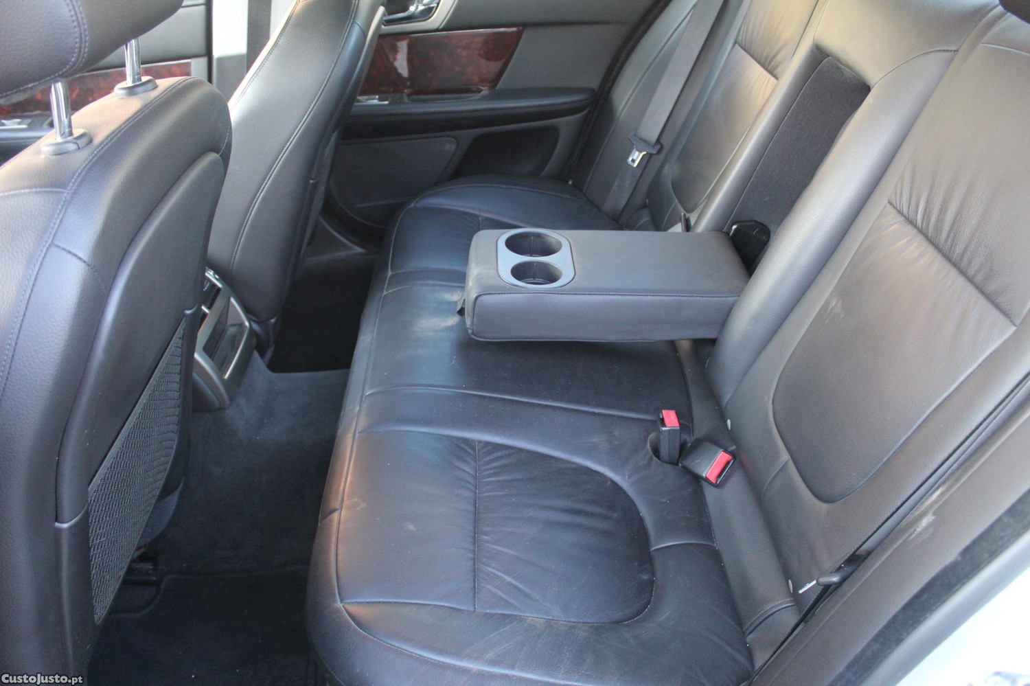 Jaguar XF 2.7 V6 Luxury — fotografia 2