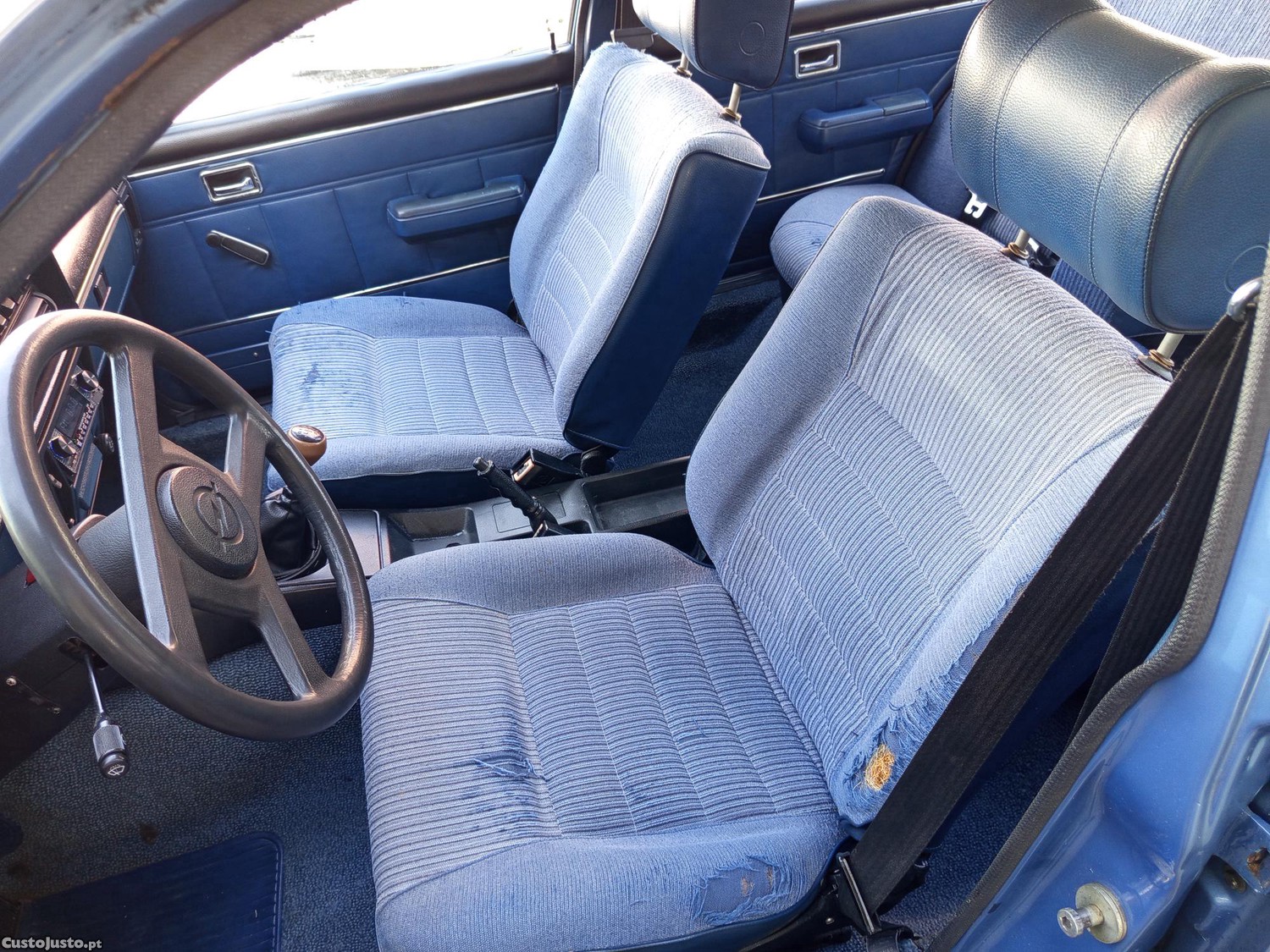 Opel Rekord 1900 4 DOOR SEDAN — fotografia 5