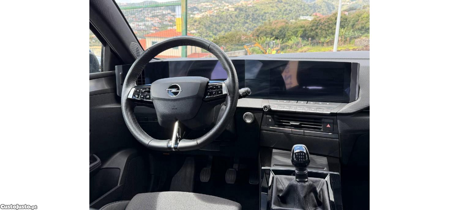 Opel Astra GS 1.2 T 130cv — fotografia 18