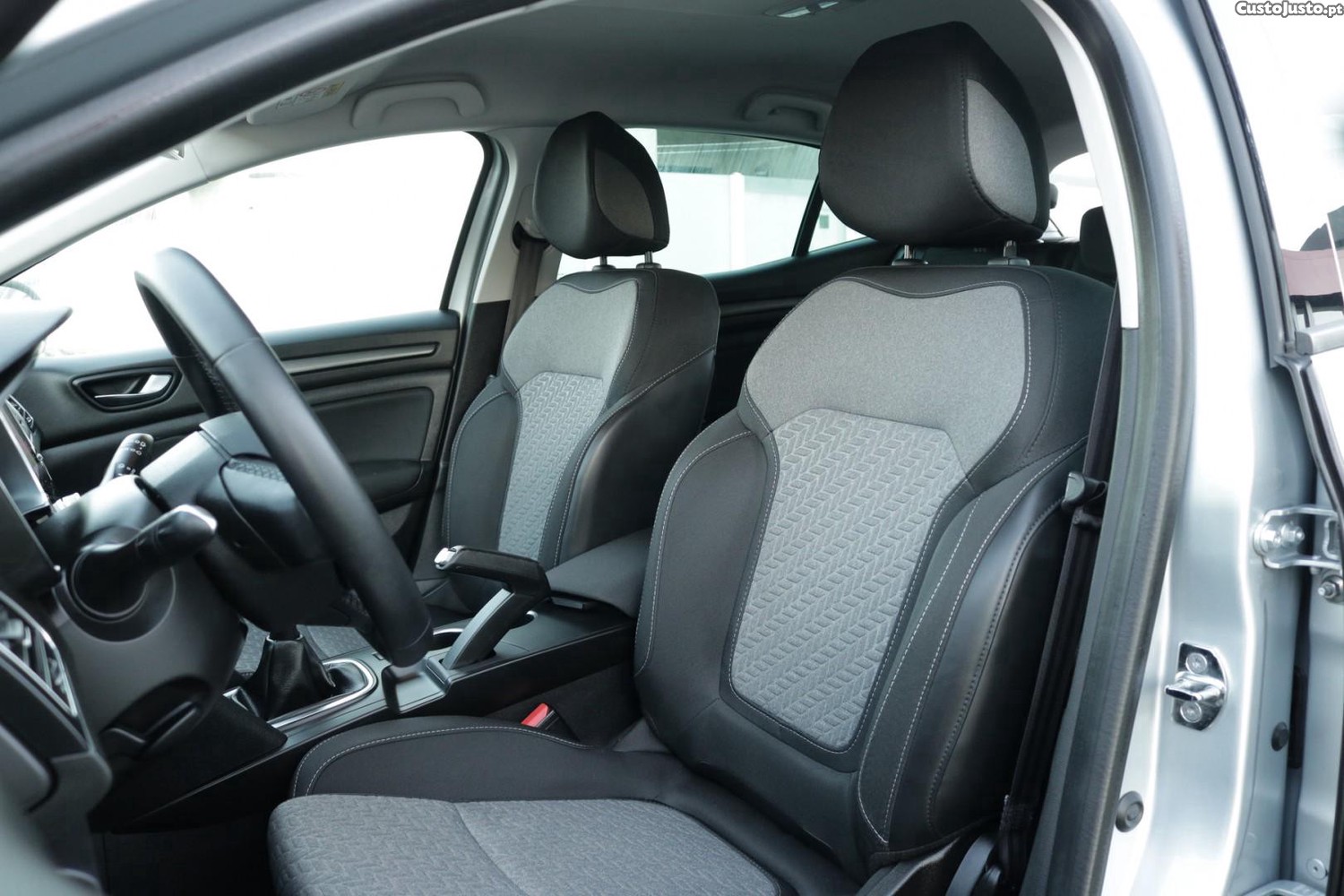 Renault Mégane 1.5 Blue DCI Limited 115cv — fotografia 42
