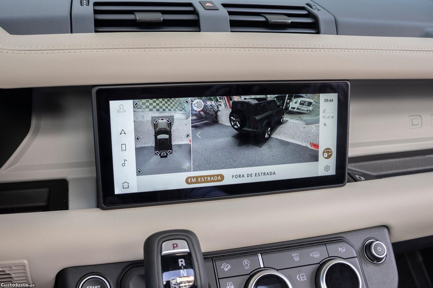 Land Rover Defender 3.0 I6 90 AWD SE — fotografia 2