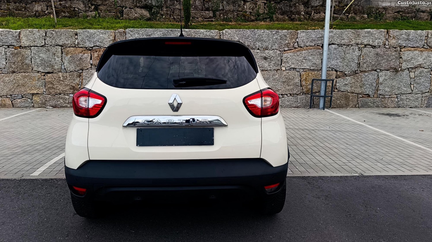 Renault Captur Caixa automática — fotografia 2