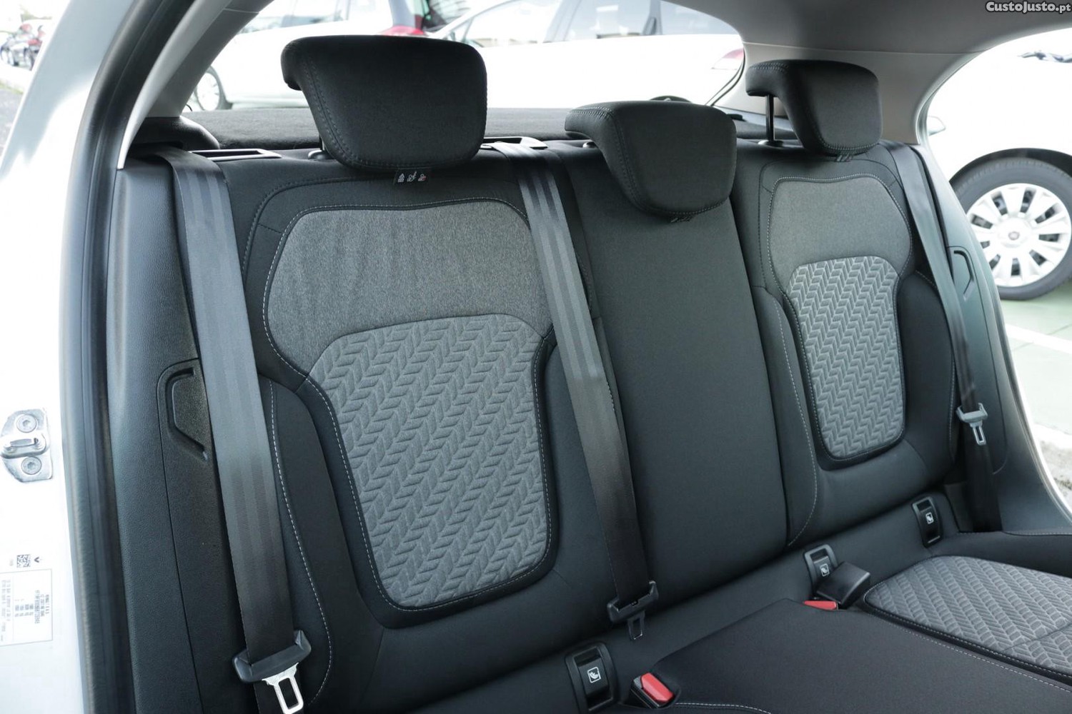 Renault Mégane 1.5 Blue DCI Limited 115cv — fotografia 38