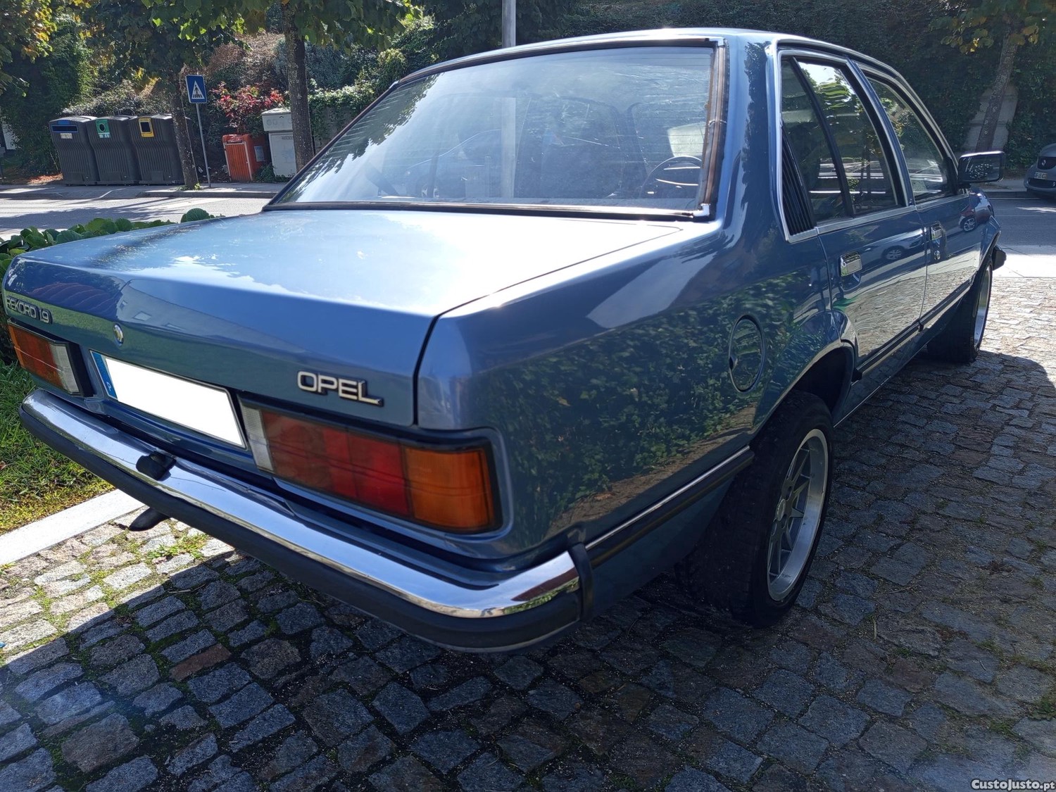 Opel Rekord 1900 4 DOOR SEDAN — fotografia 7