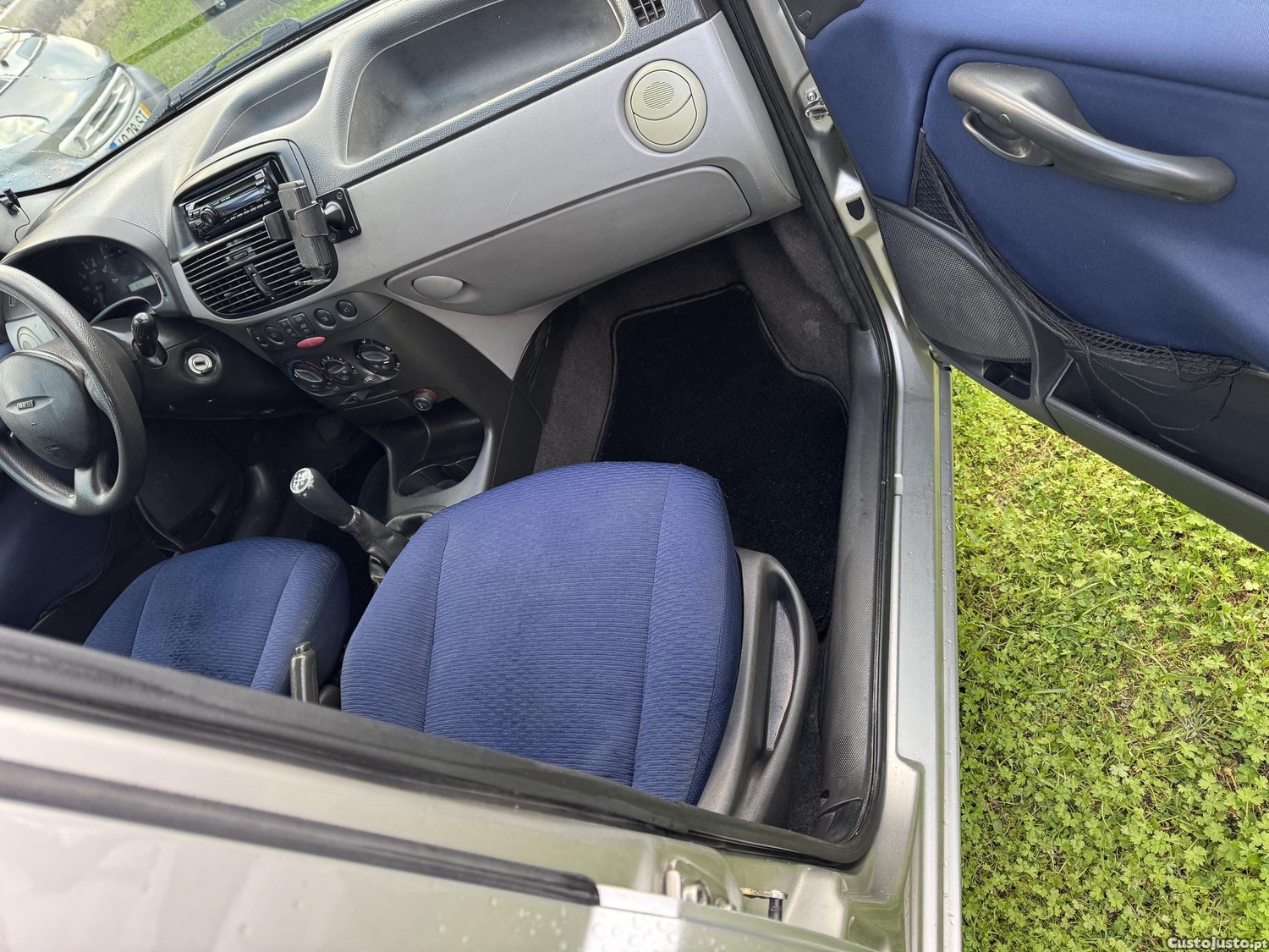Fiat Punto 1.9 JTD — fotografia 3