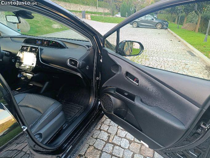 Toyota Prius 1.8 plugin exclusive 39600 kms — fotografia 3