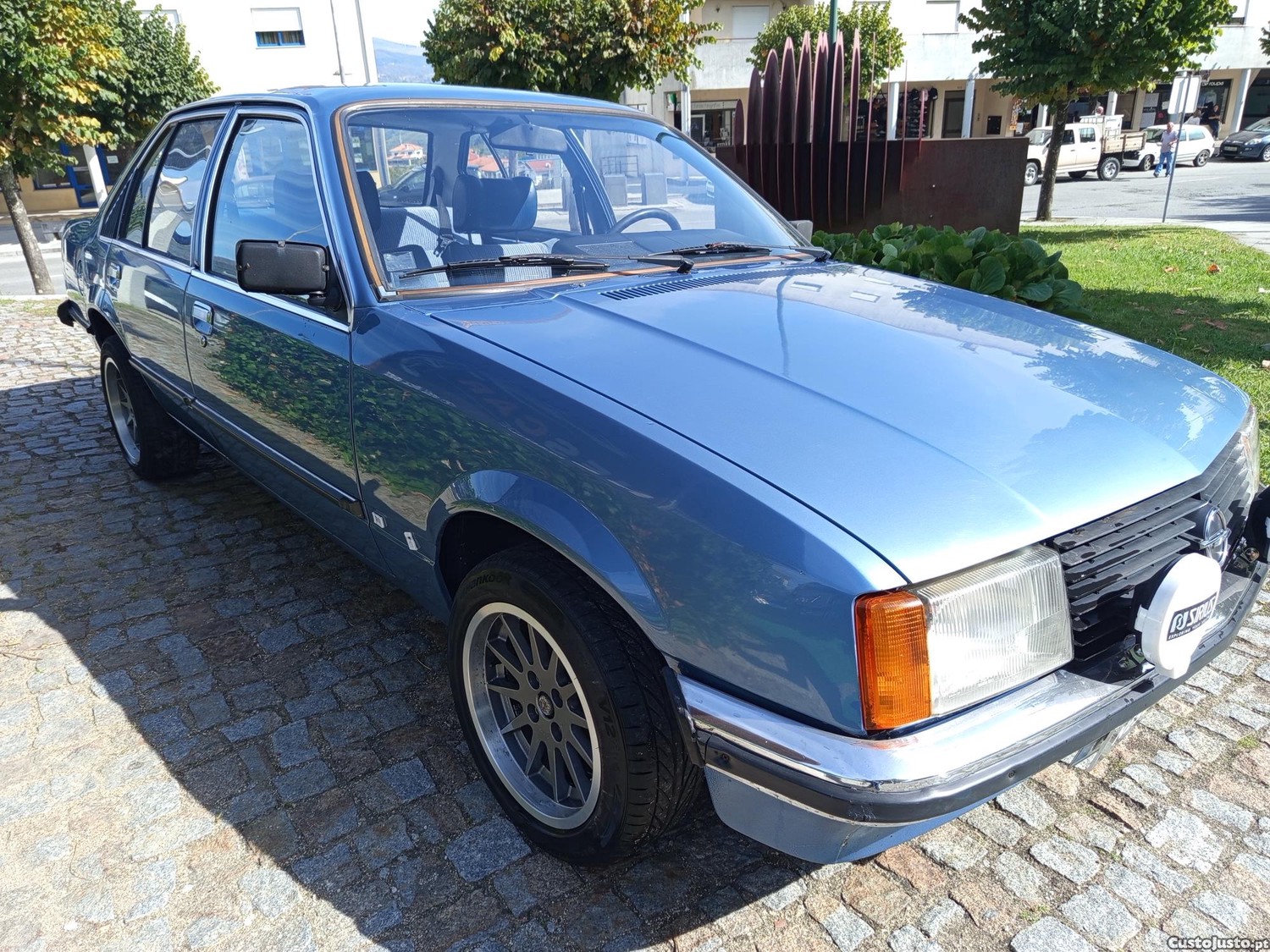 Opel Rekord 1900 4 DOOR SEDAN — fotografia 8