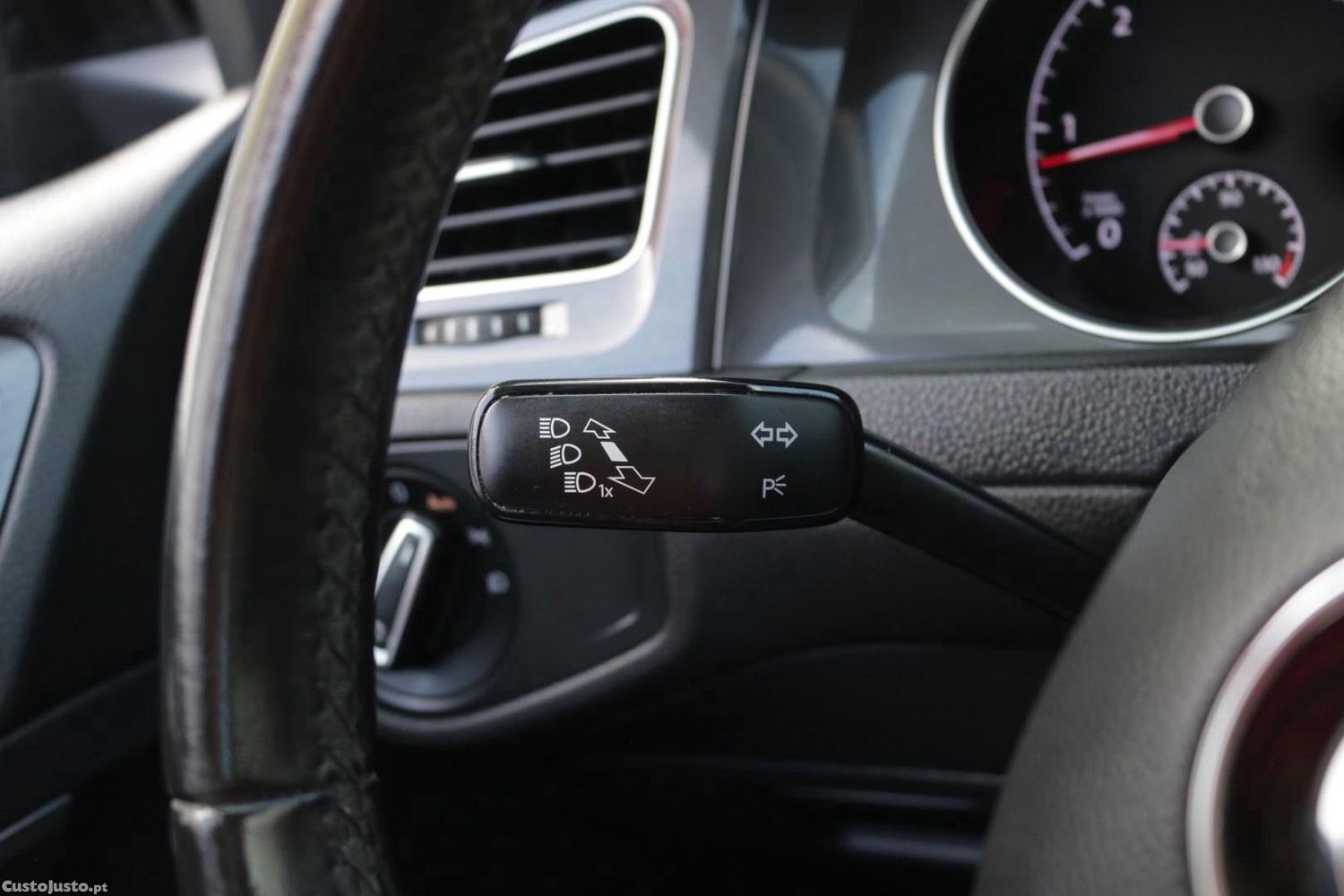 Volkswagen Golf Variant 1.6 TDI Confortline 115cv — fotografia 31