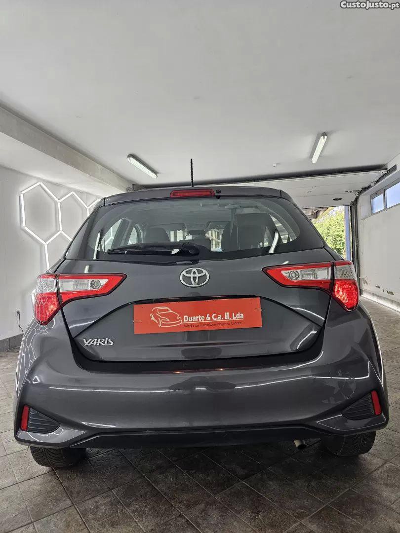 Toyota Yaris 1.0 vvt-i comfort — fotografia 10