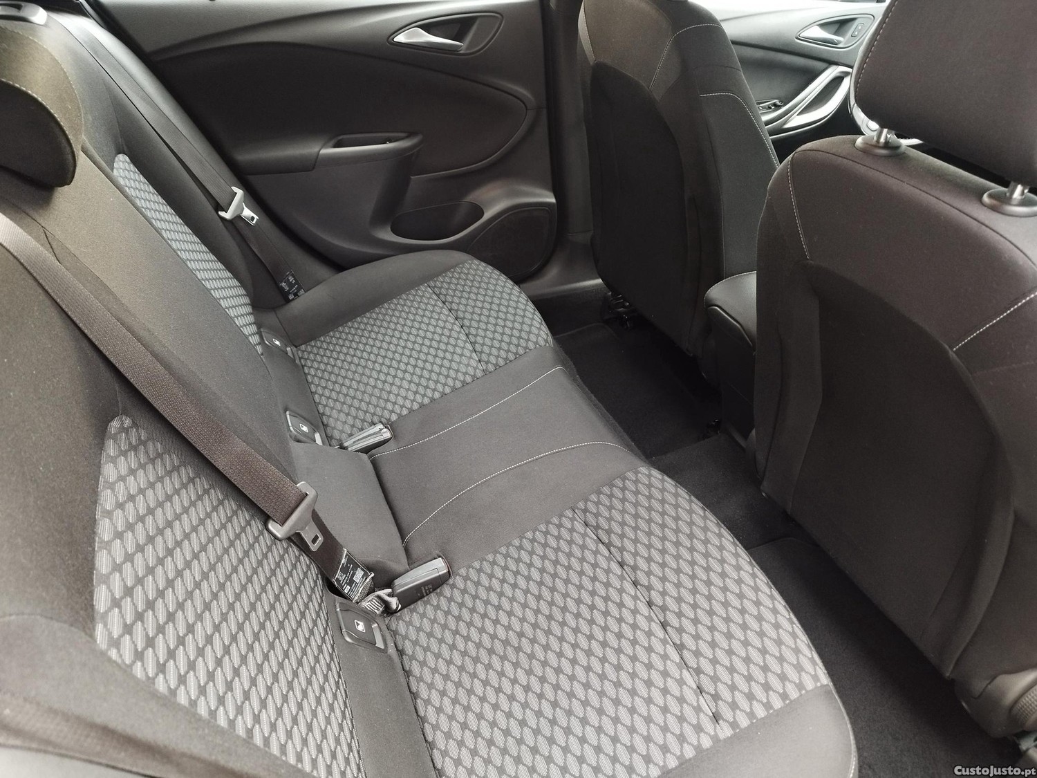 Opel Astra 1.6 cdti sports tourer business — fotografia 7