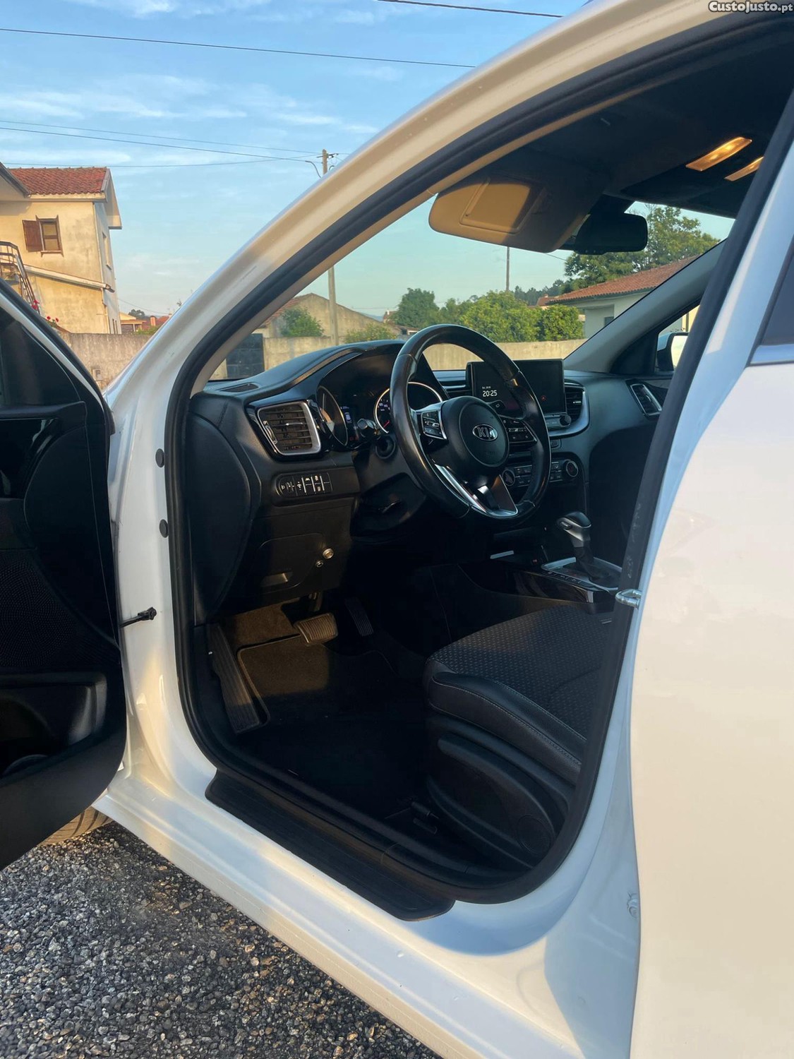Kia Ceed 2021 — fotografia 3