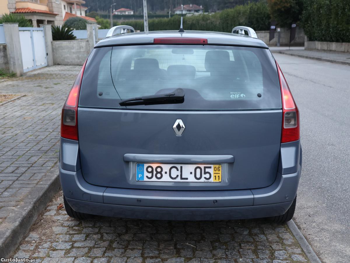 Renault Mégane Dynamique Luxe 105CV Cx.6 — fotografia 8