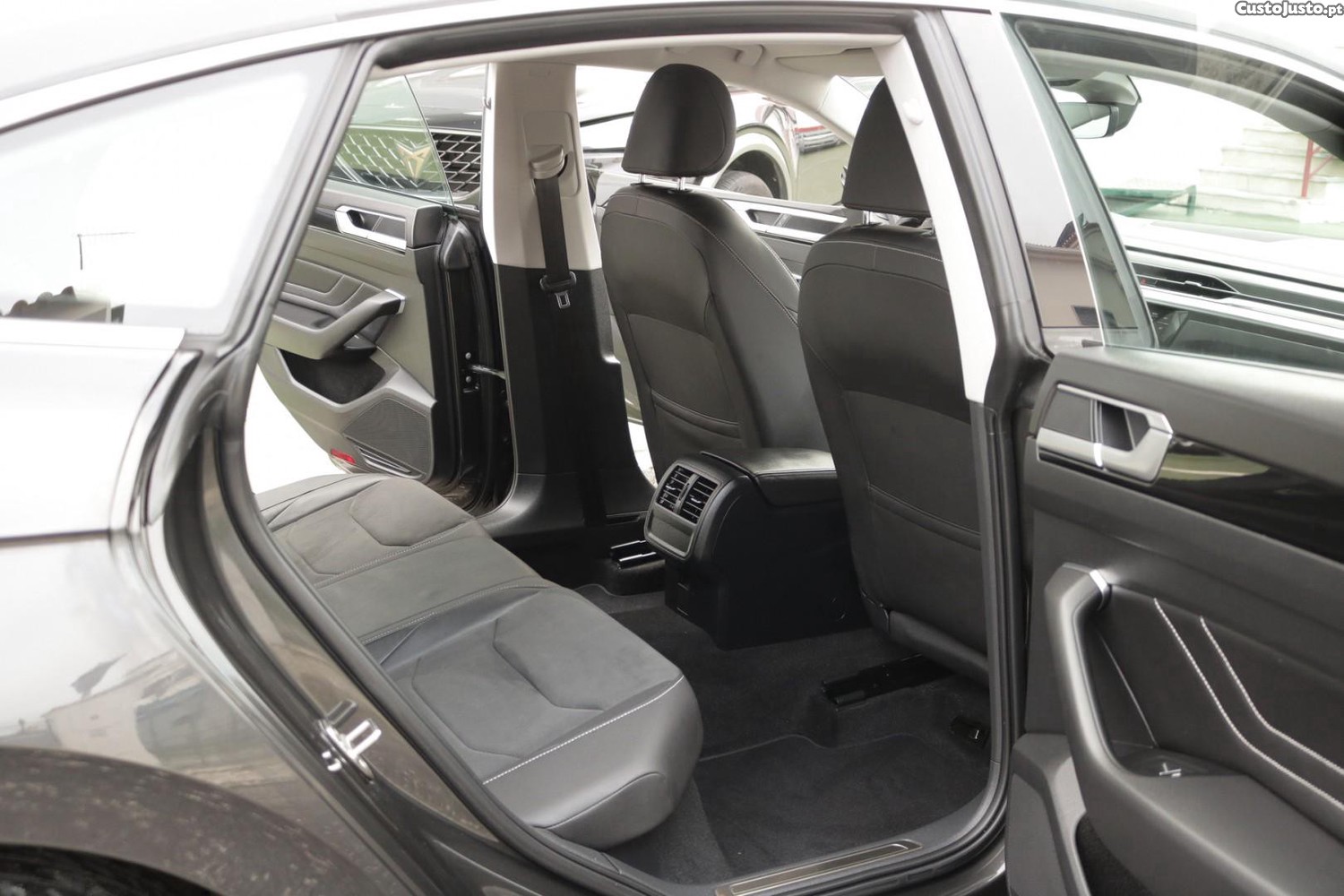 Volkswagen Arteon 2.0 TDI Elegance DSG 150cv — fotografia 35