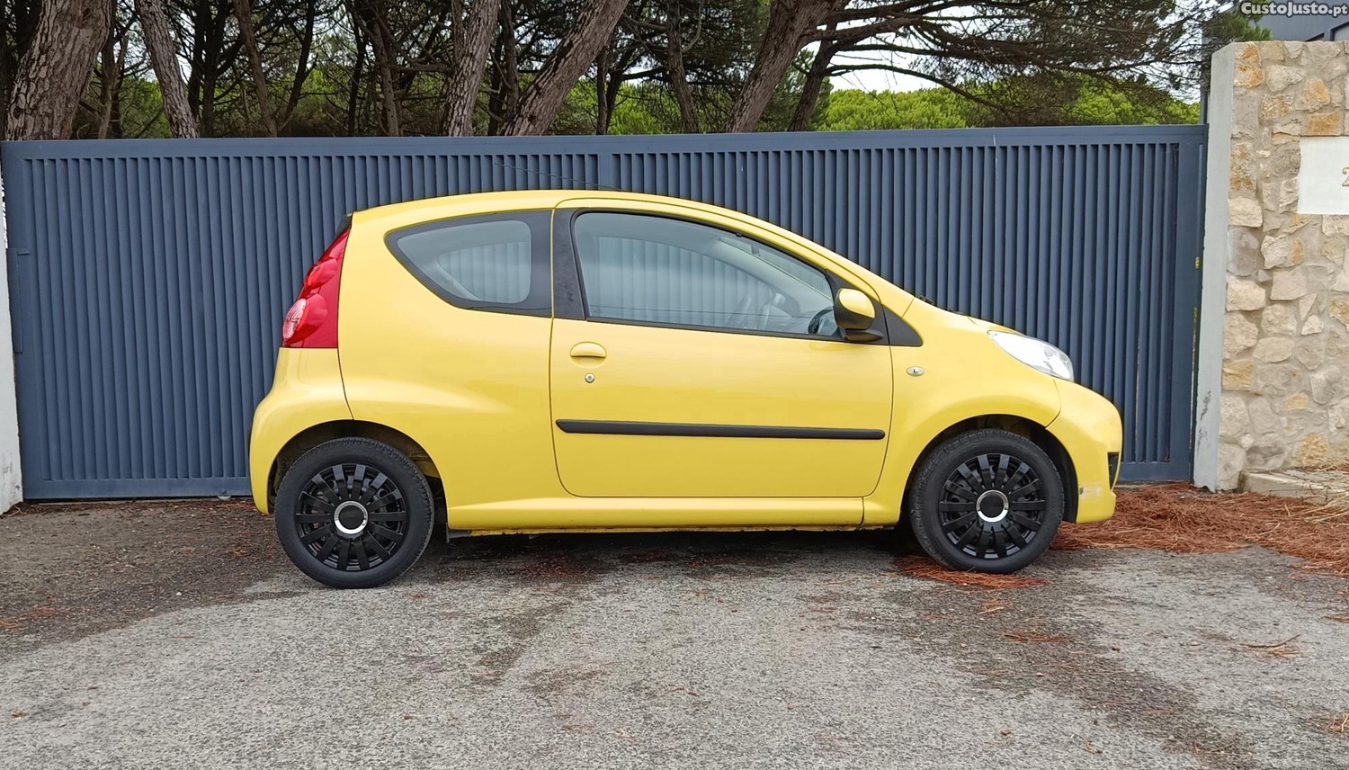 Peugeot 107 1.0 Acess C/ AC — photo 2