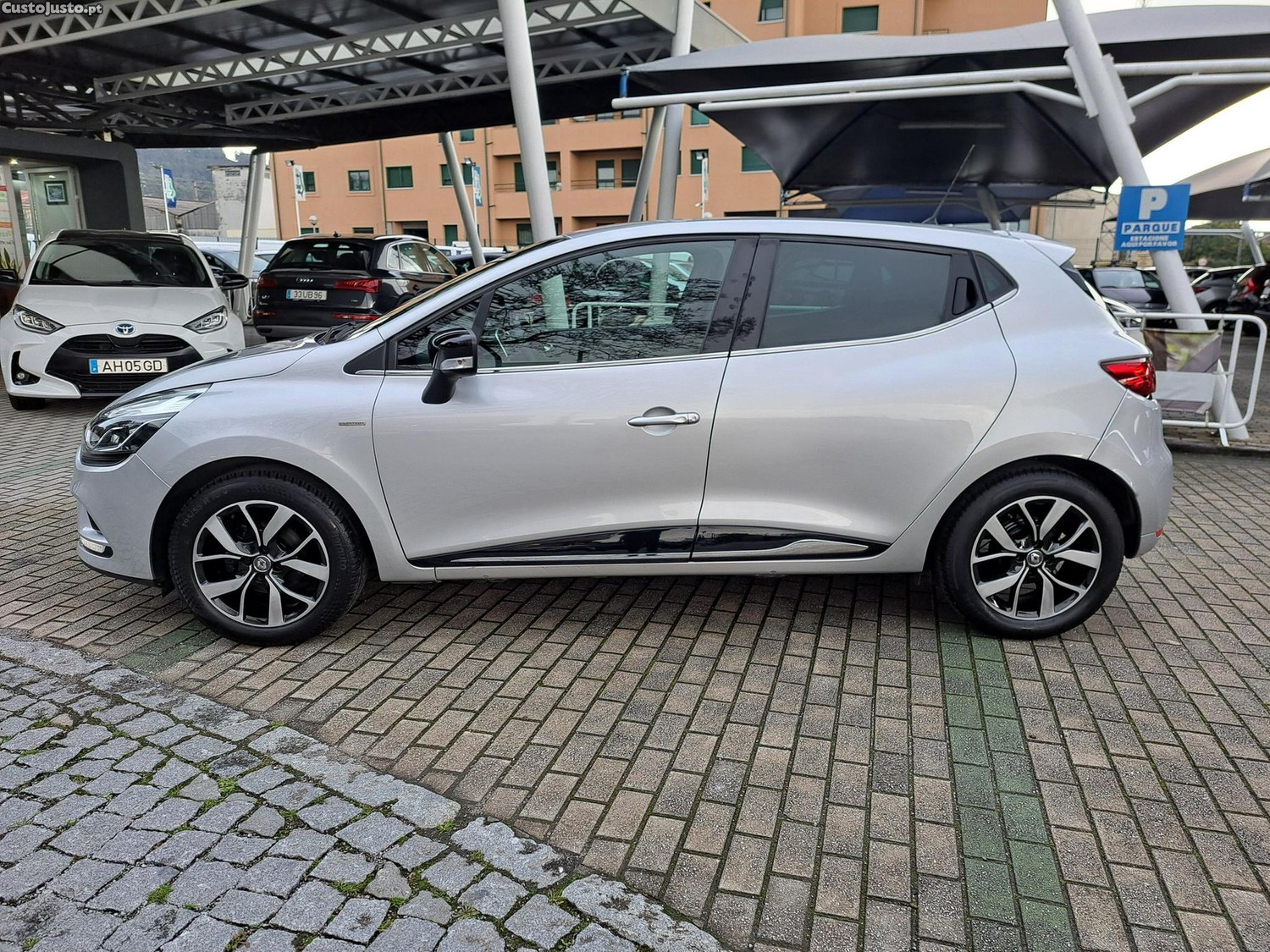 Renault Clio 0.9 TCe Limited Bi-Fuel — fotografia 24