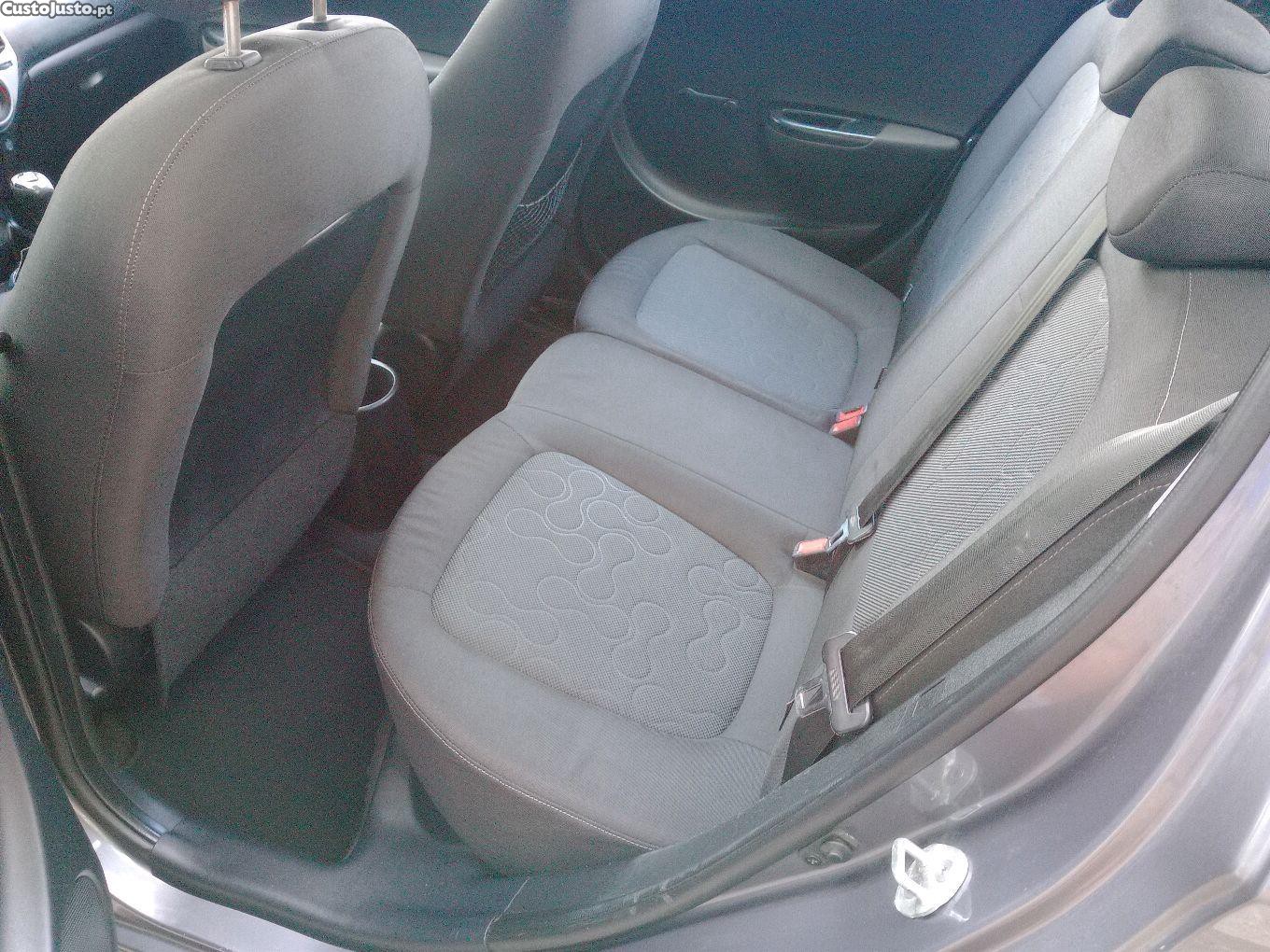 Hyundai i20 1.4 crdi — fotografia 6