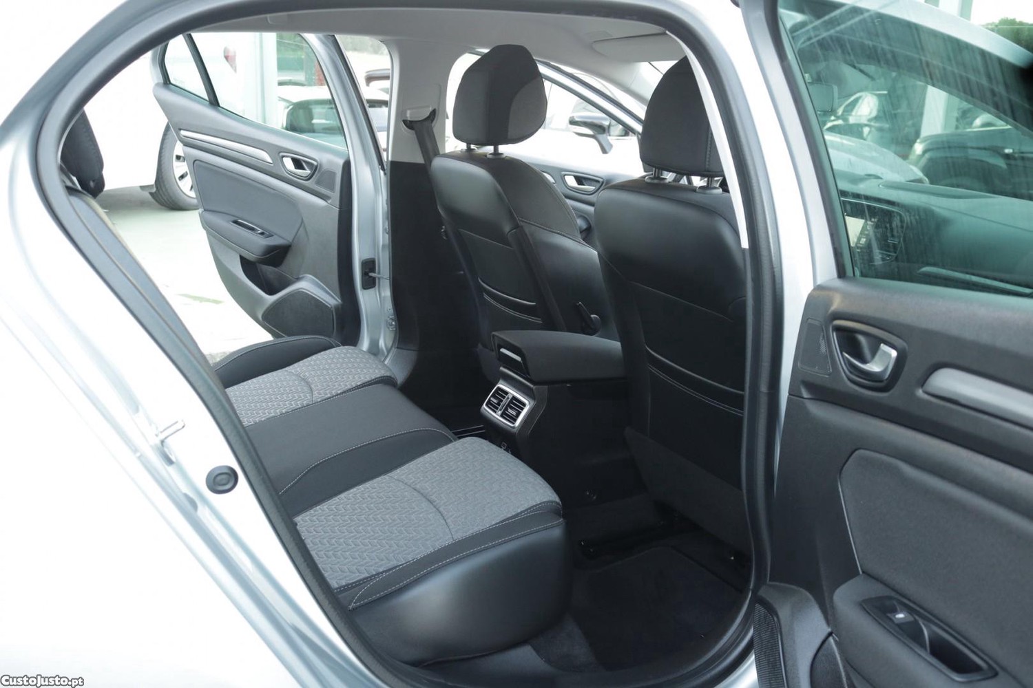 Renault Mégane 1.5 Blue DCI Limited 115cv — fotografia 37