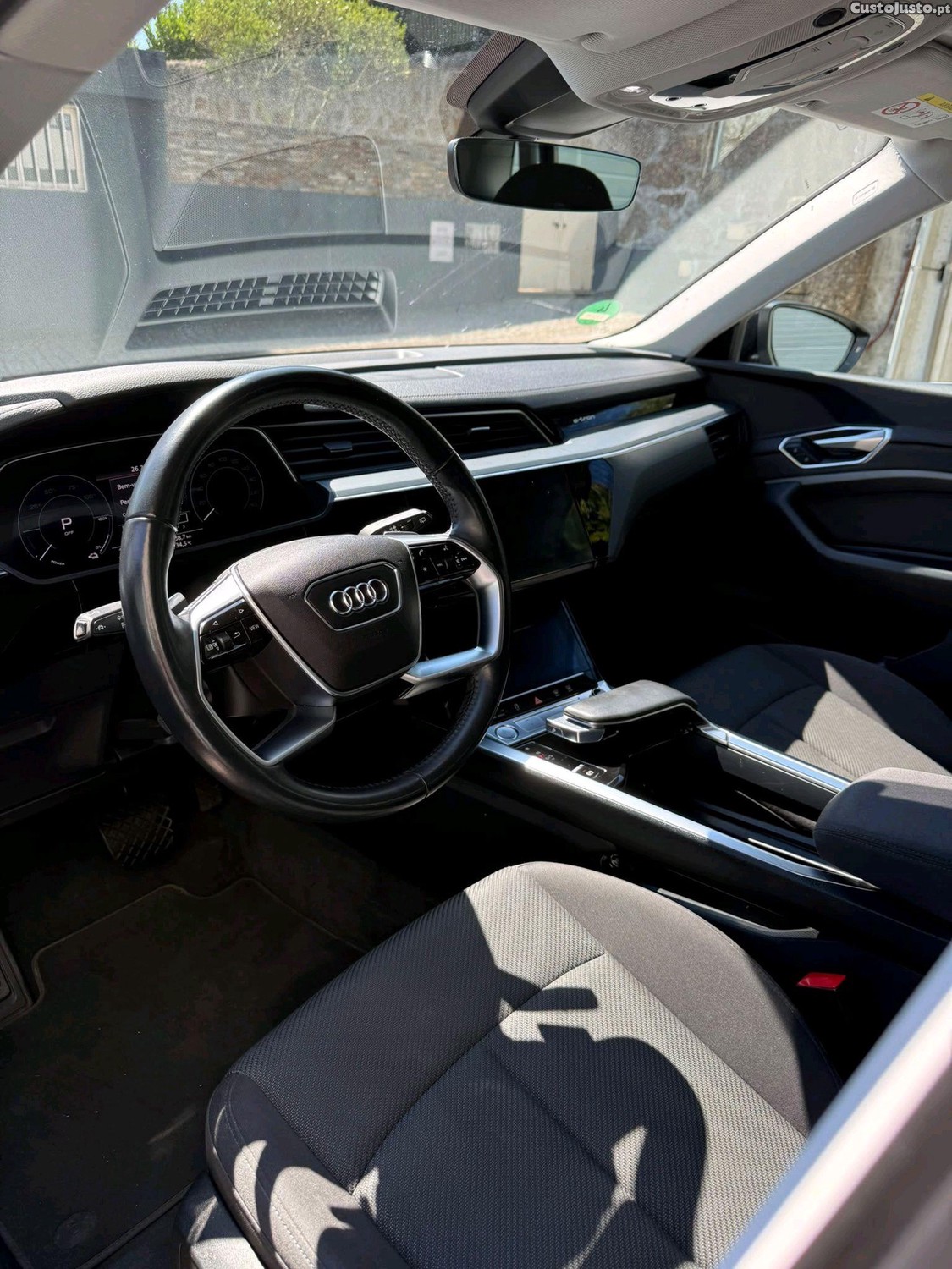 Audi e-tron quattro — fotografia 4
