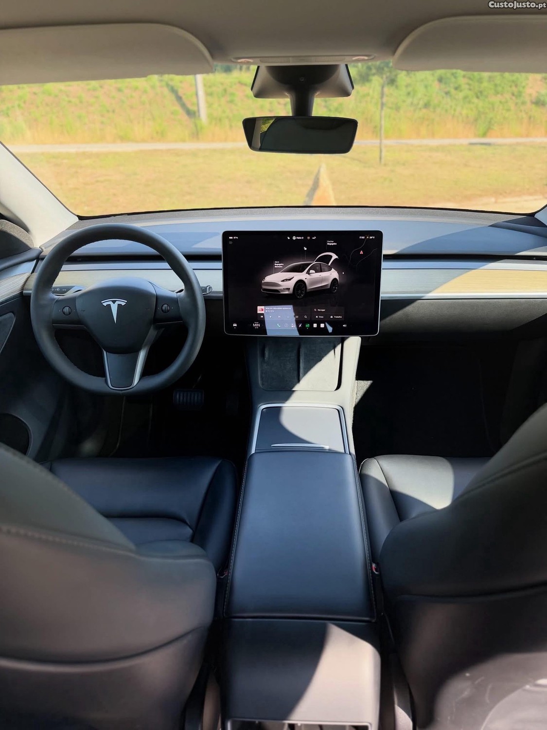 Tesla Model Y Standard Range Plus — fotografia 5