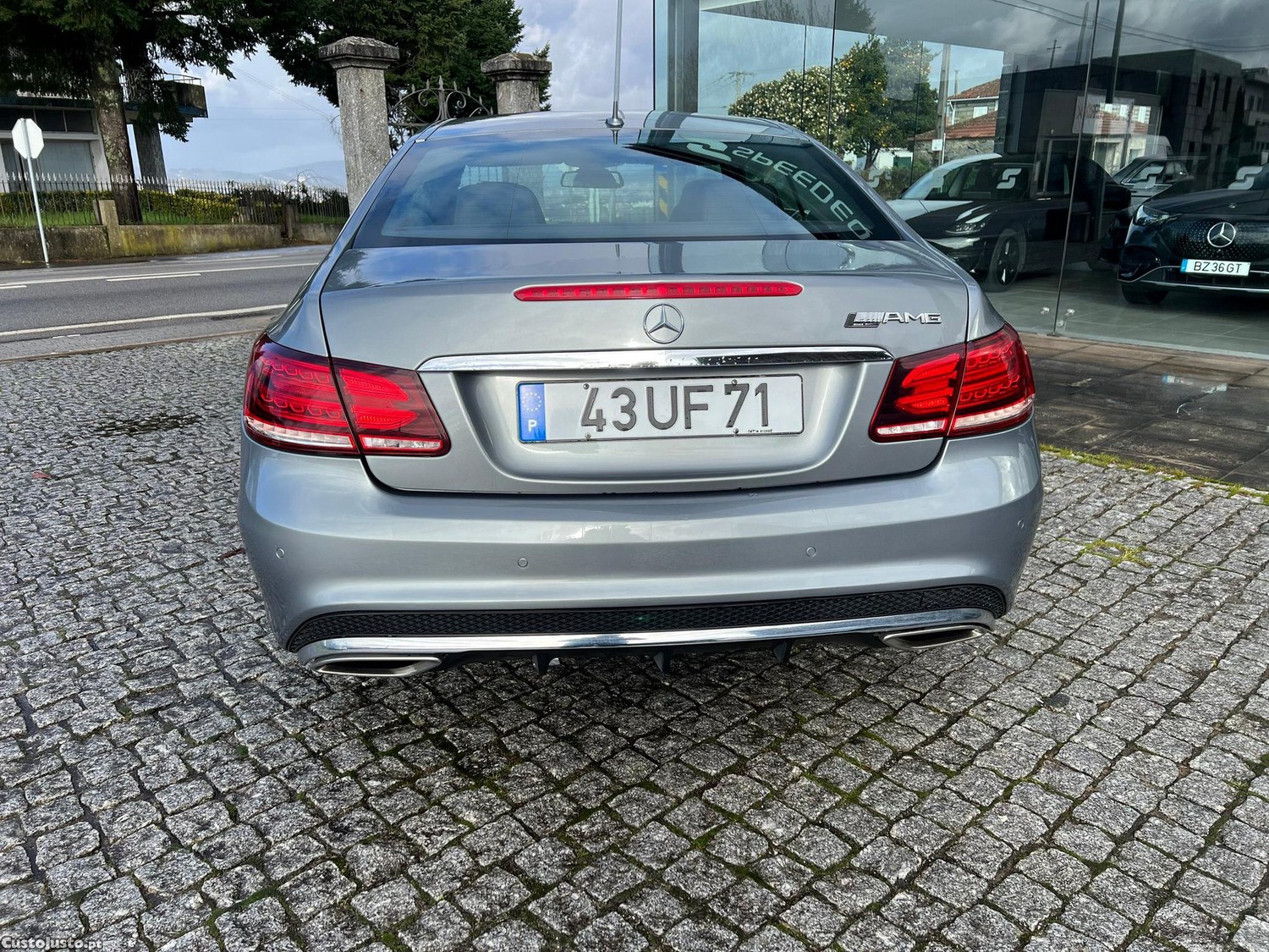Mercedes-Benz E 220 CDI DPF BlueEFFICIENCY 7G-TRONIC Avantgarde - 13 foto 3