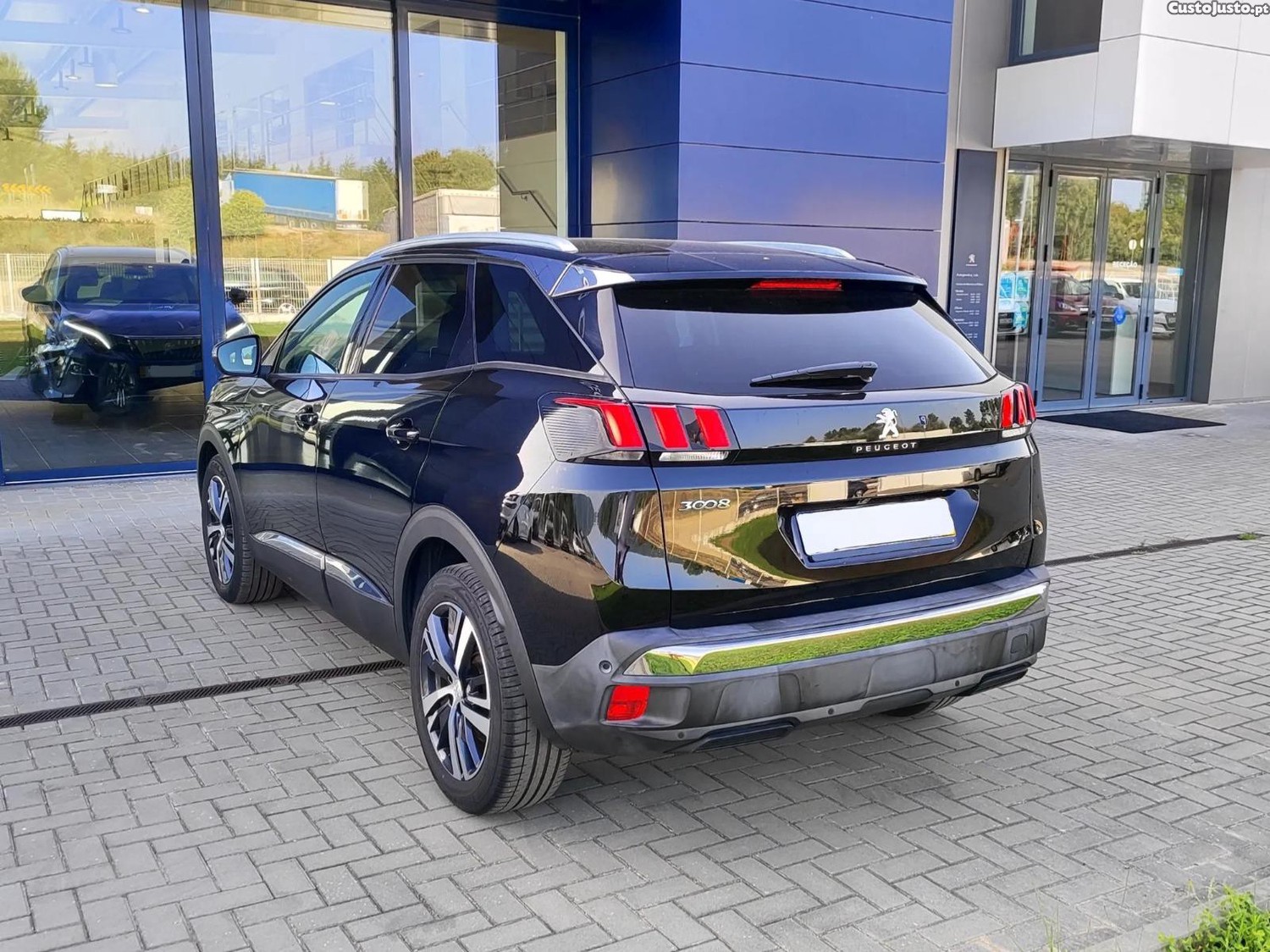 Peugeot 3008 Allure Pack EAT8 1.5 — fotografia 2