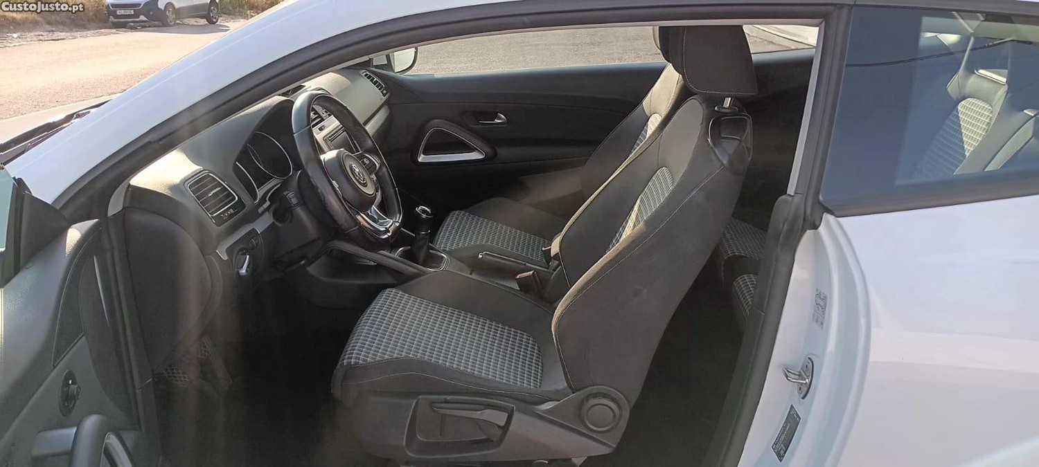 Volkswagen Scirocco 2.0 TDI 150cv+SPORT+Nacional+2017 — fotografia 9