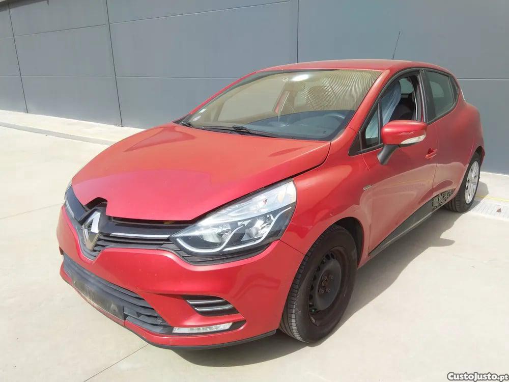 Renault Clio 0.9 TCe 90 (BHNF, BHMA, BHMH, BHJK, BHJR) (66 kW / 90 cv) [11.2012 - 08.2021] — photo 2