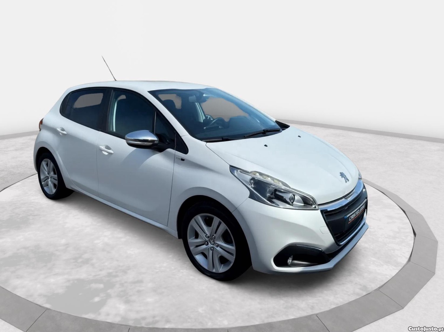 Peugeot 208 1.2 PureTech — photo 2