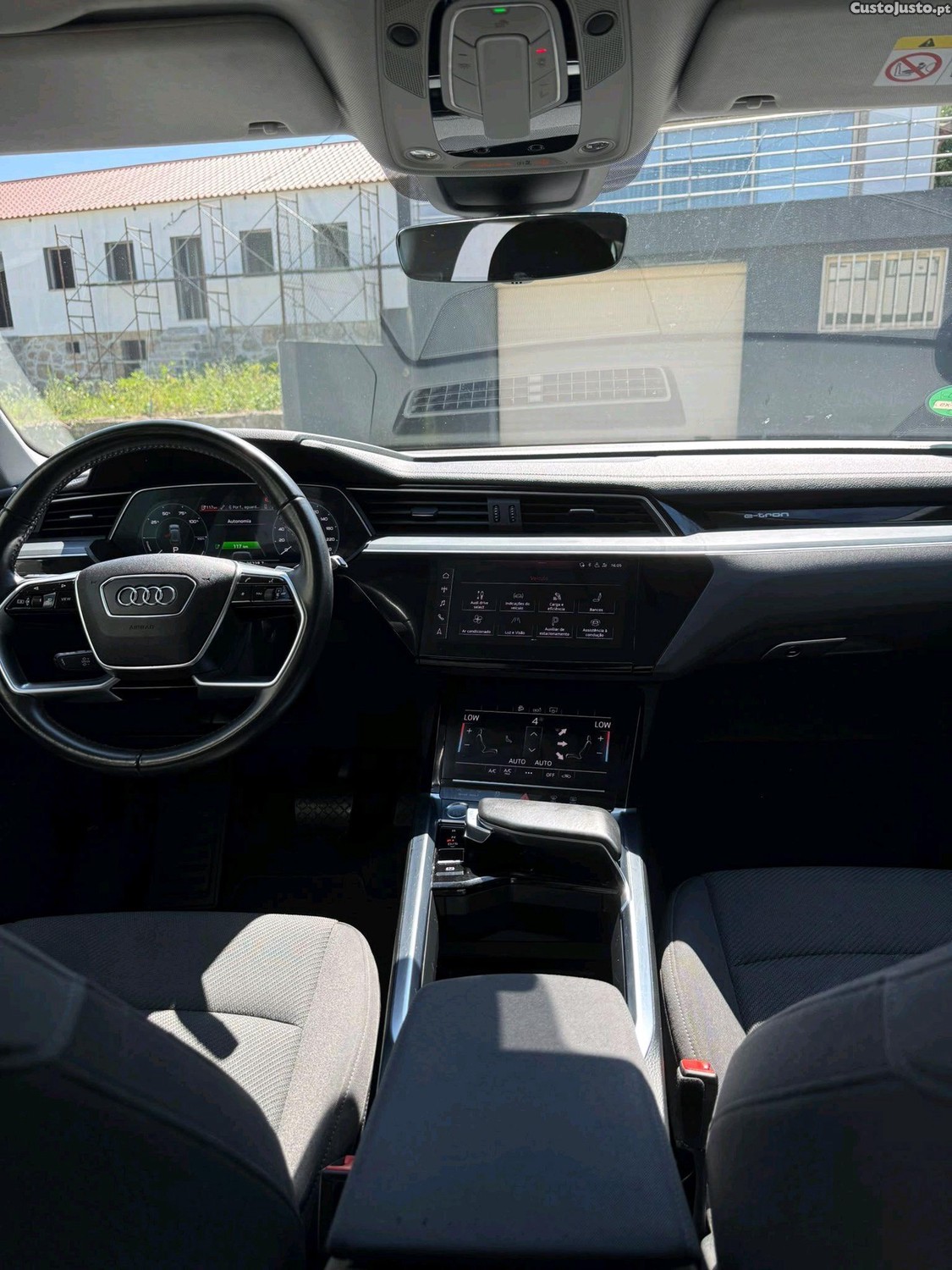 Audi e-tron quattro — fotografia 3