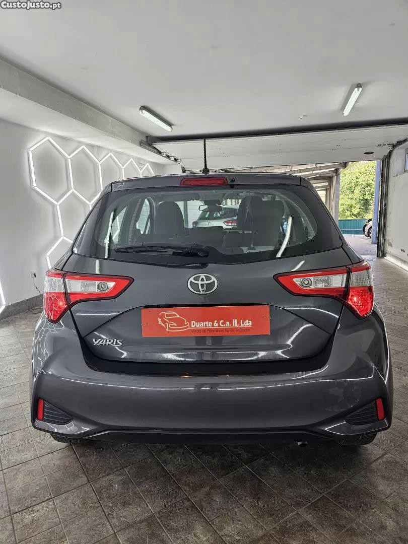 Toyota Yaris 1.0 vvt-i comfort — fotografia 13