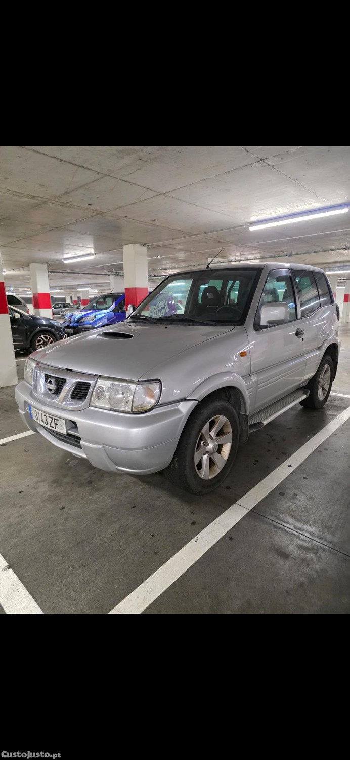 Nissan Terrano 2.7 tdi — fotografia 3