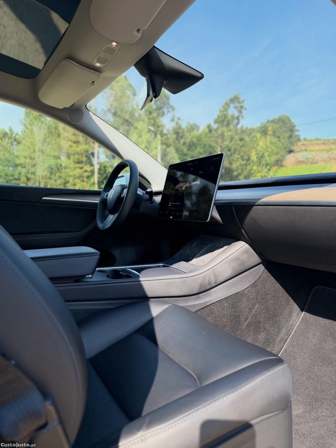 Tesla Model Y Standard Range Plus — fotografia 3