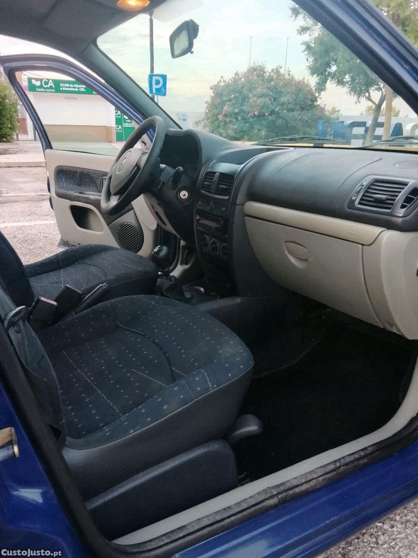 Renault Clio 2003 1.2 — fotografia 4