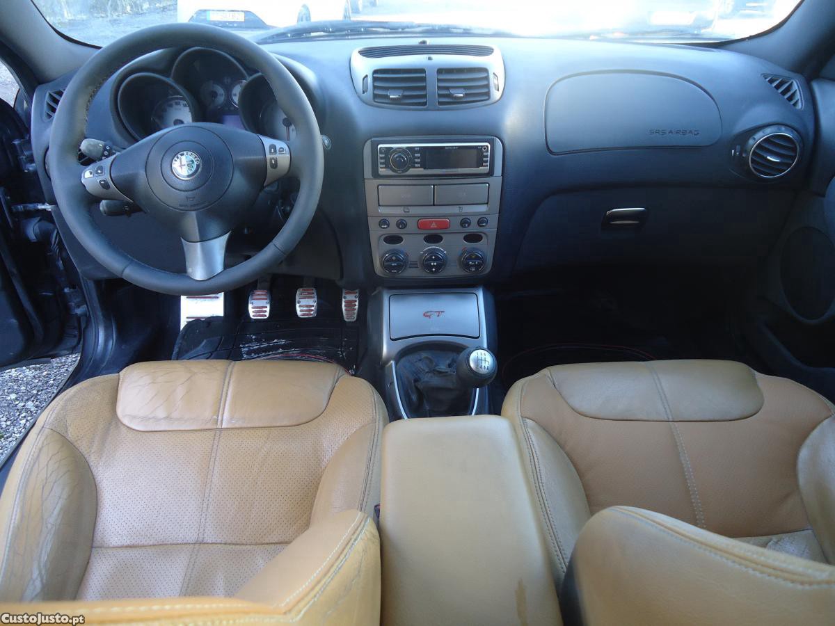 Alfa Romeo GT 1.9 JTD M-JET - 05 foto 5