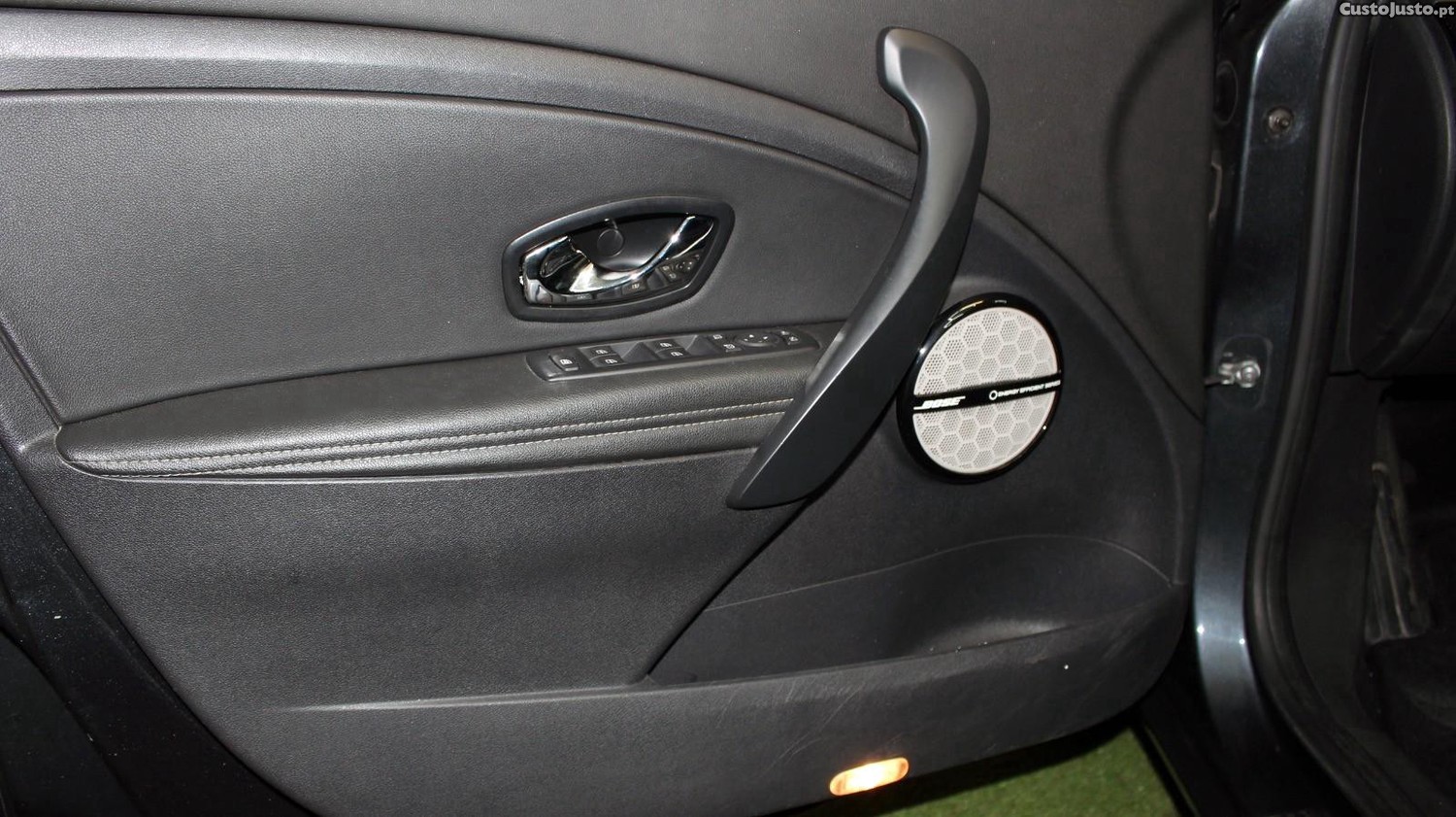 Renault Mégane 1.5 Blue dCi Bose Edition EDC — fotografia 12