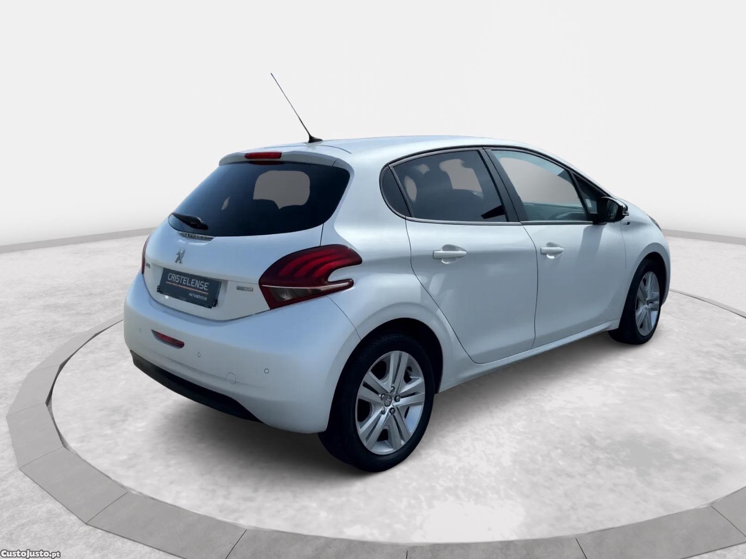 Peugeot 208 1.2 PureTech — photo 3