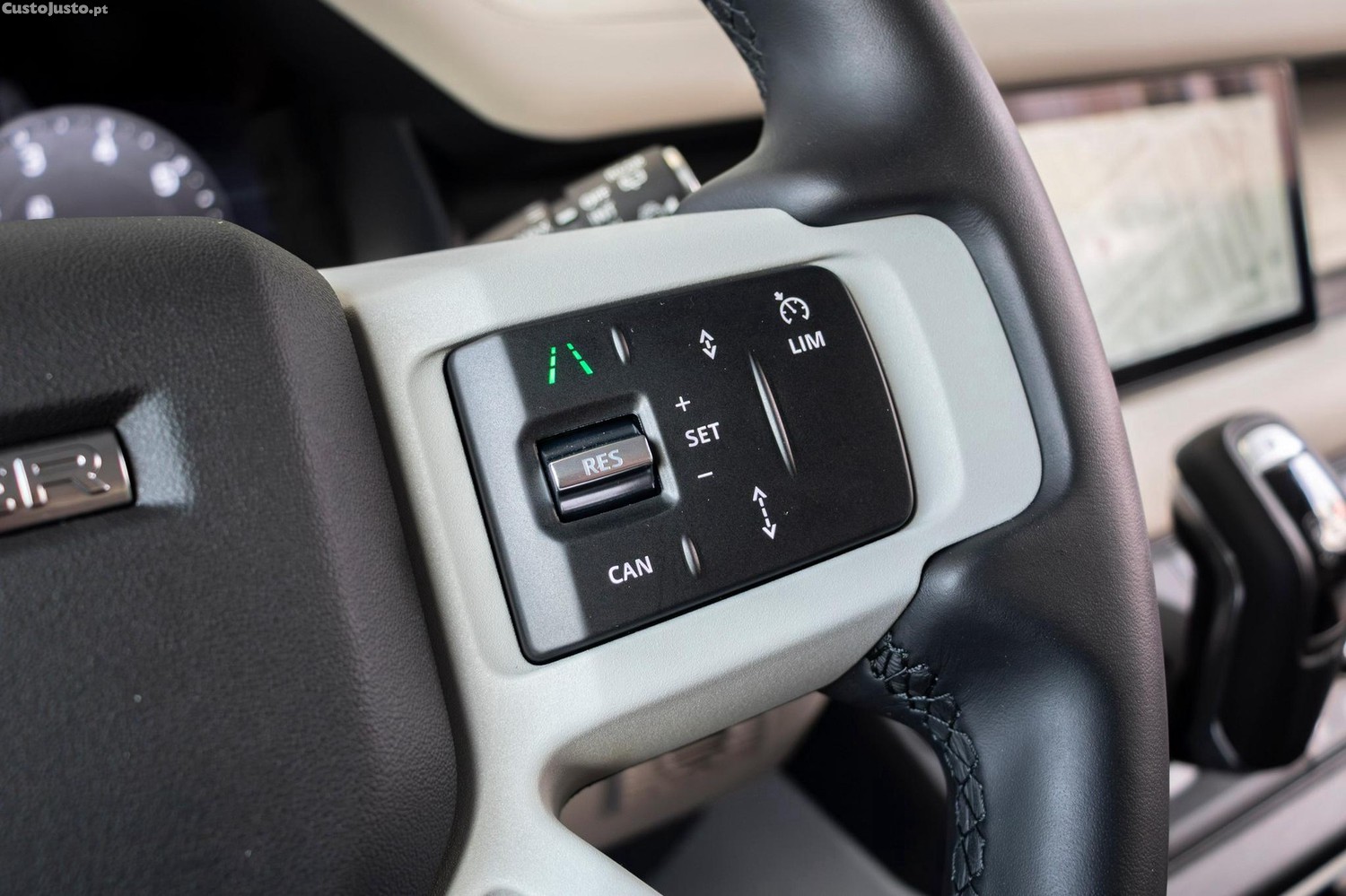 Land Rover Defender 3.0 I6 90 AWD SE — fotografia 15