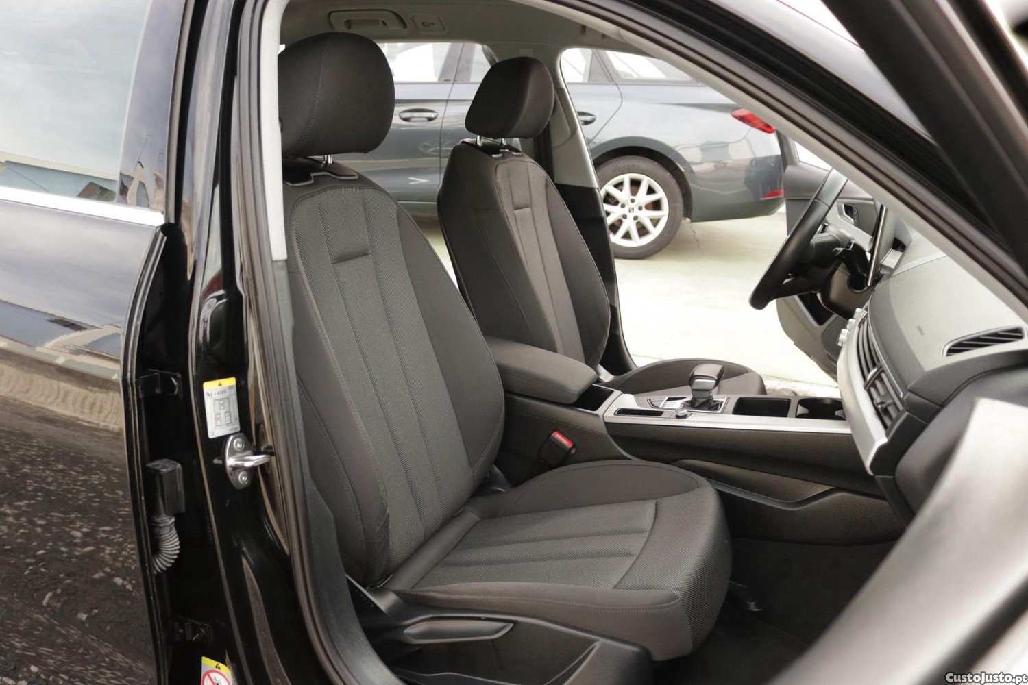 Audi A4 Avant 30 TDI S Tronic 136cv — fotografia 38