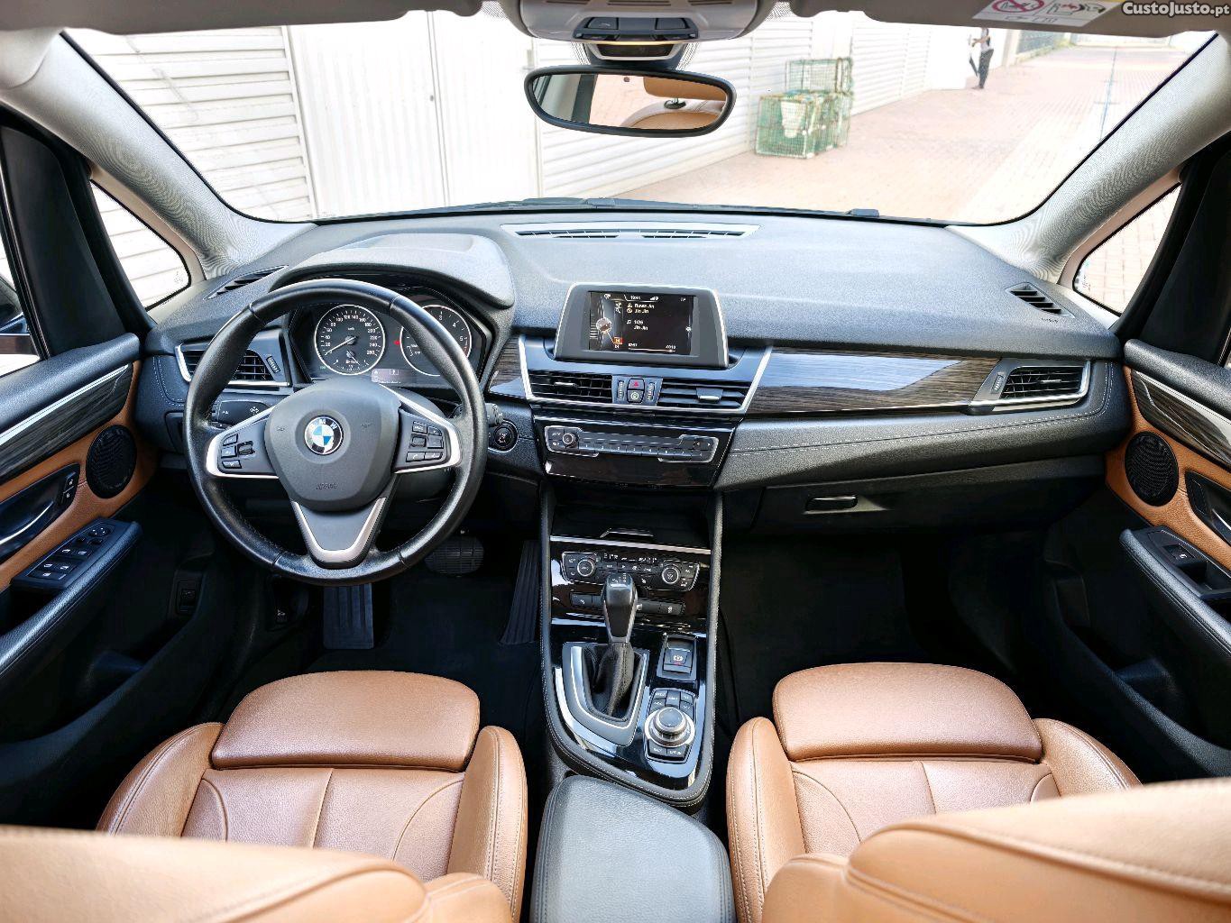 BMW 218 Active Tourer Luxury — fotografia 11